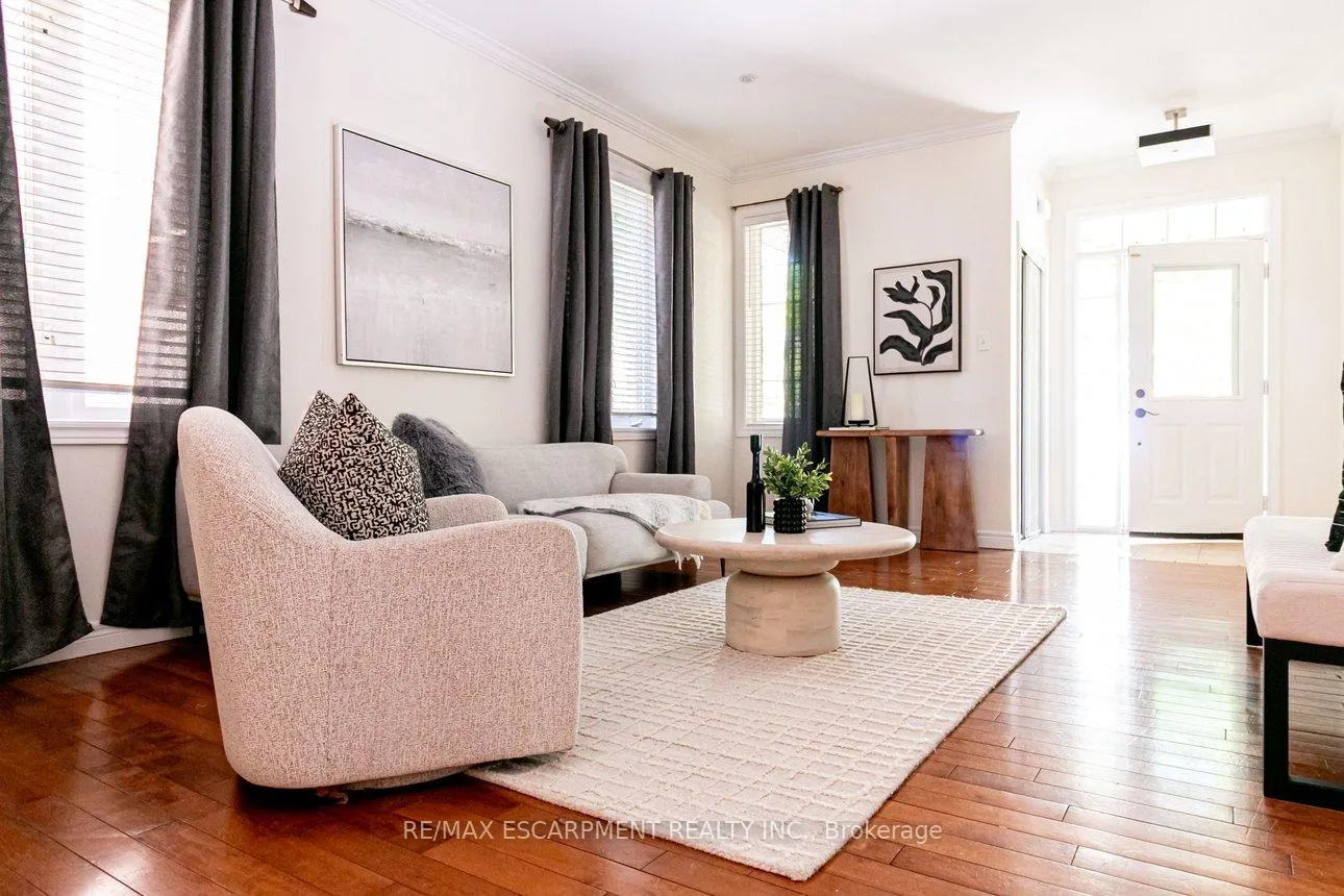 Photo 12 of 97 Peachwood Crescent, Hamilton, Stoney Creek — HOMEH