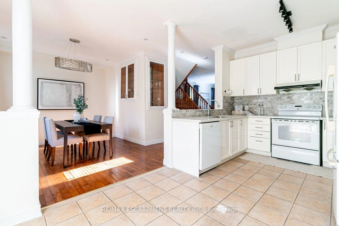 Photo 17 of 97 Peachwood Crescent, Hamilton, Stoney Creek — HOMEH