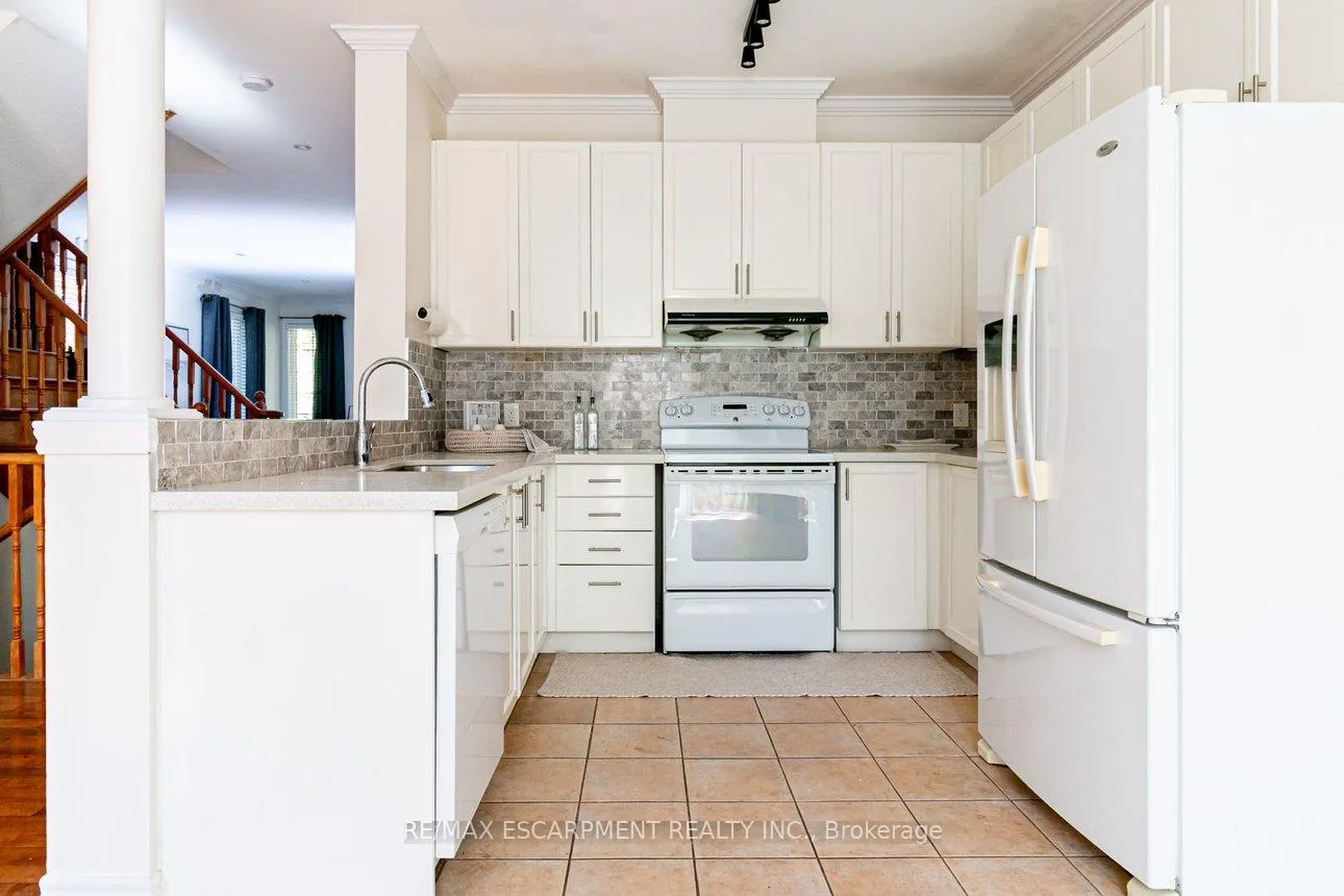 Photo 18 of 97 Peachwood Crescent, Hamilton, Stoney Creek — HOMEH