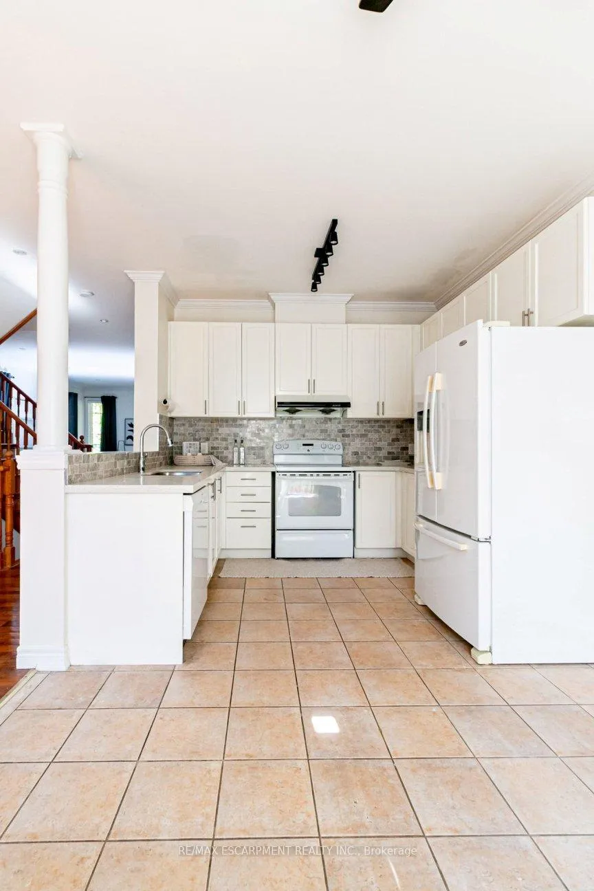 Photo 19 of 97 Peachwood Crescent, Hamilton, Stoney Creek — HOMEH