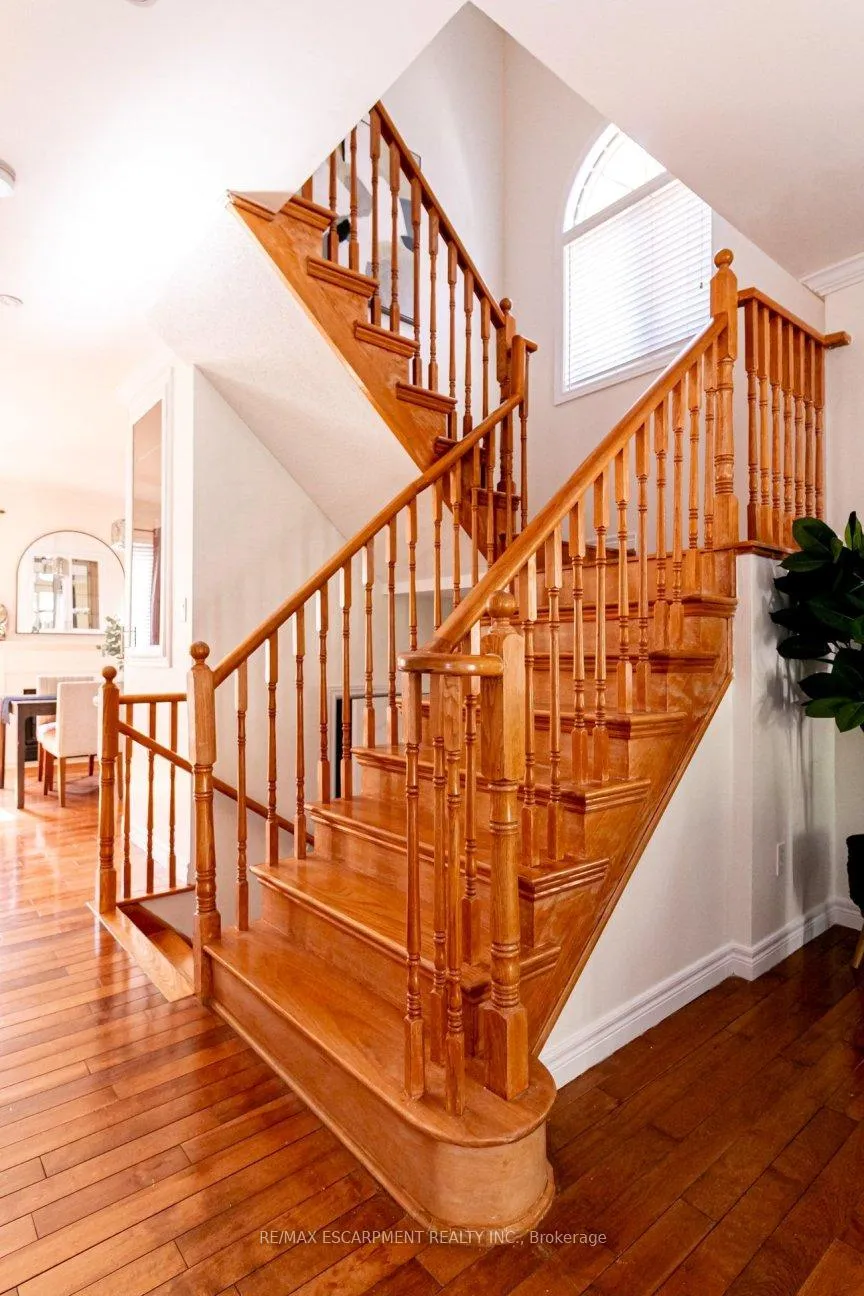 Photo 22 of 97 Peachwood Crescent, Hamilton, Stoney Creek — HOMEH