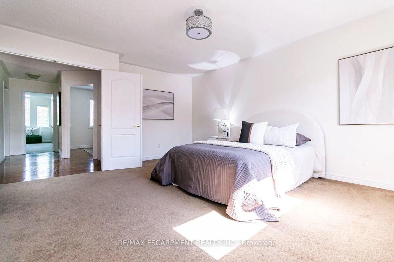 Photo 25 of 97 Peachwood Crescent, Hamilton, Stoney Creek — HOMEH