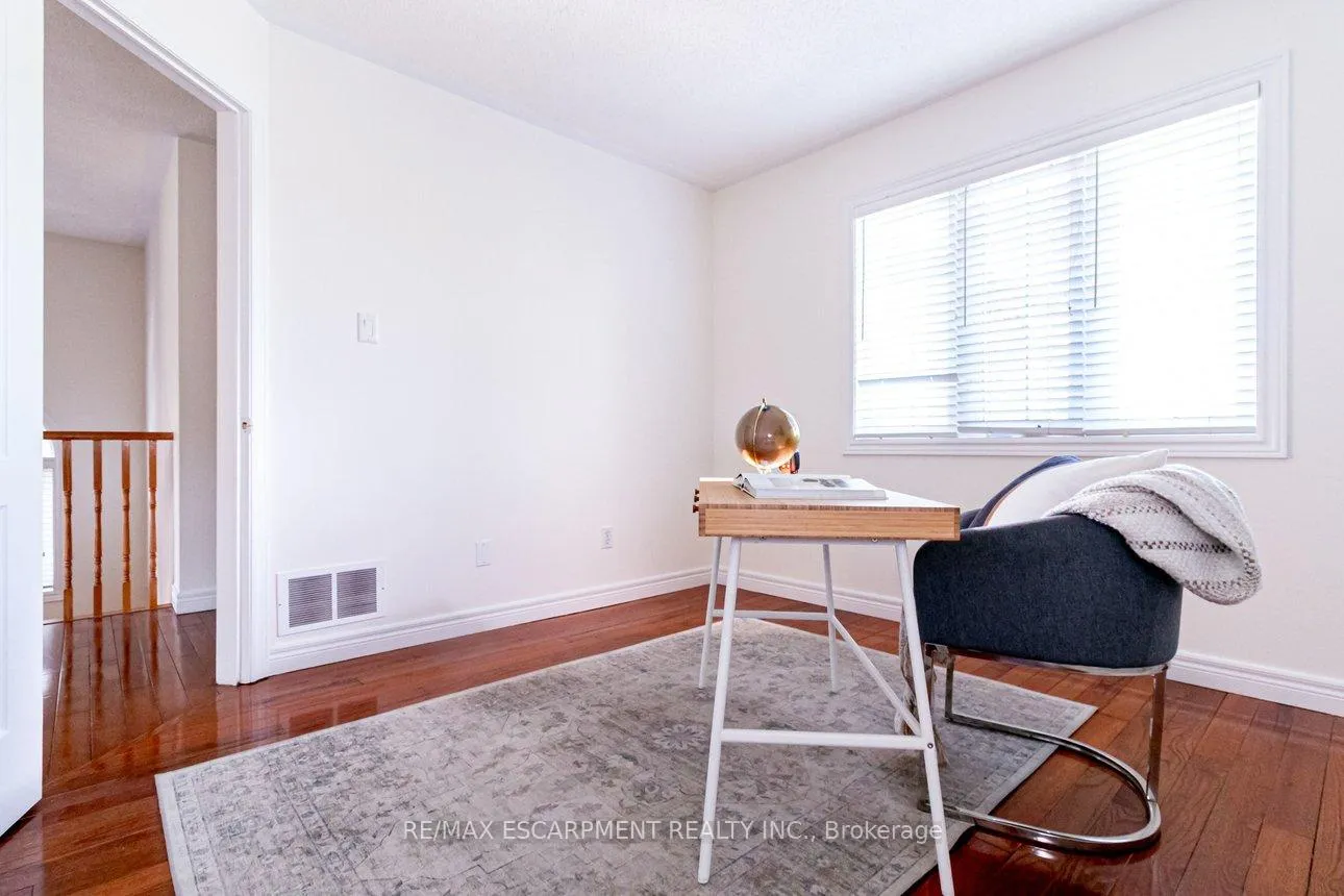 Photo 31 of 97 Peachwood Crescent, Hamilton, Stoney Creek — HOMEH