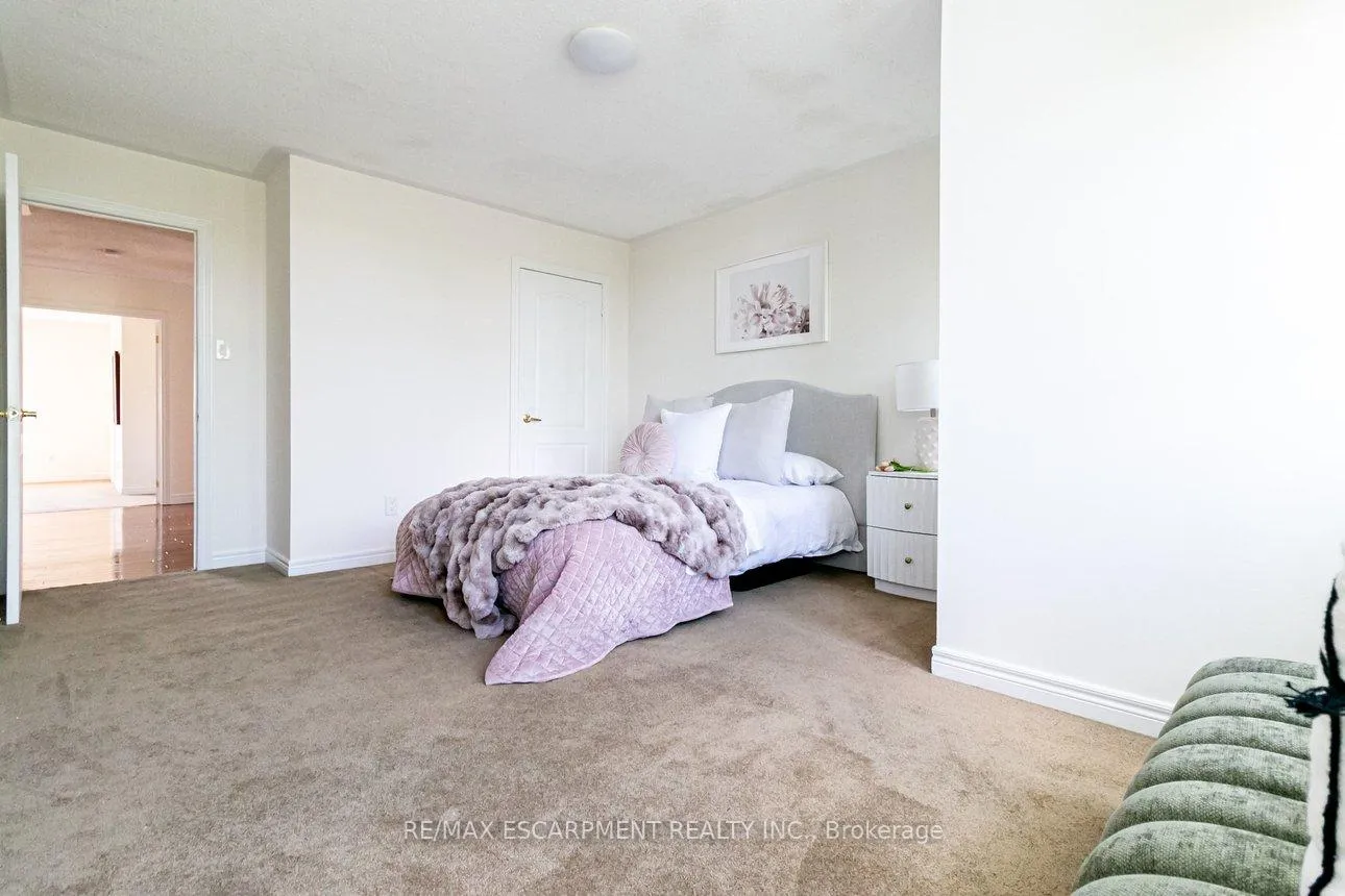 Photo 34 of 97 Peachwood Crescent, Hamilton, Stoney Creek — HOMEH