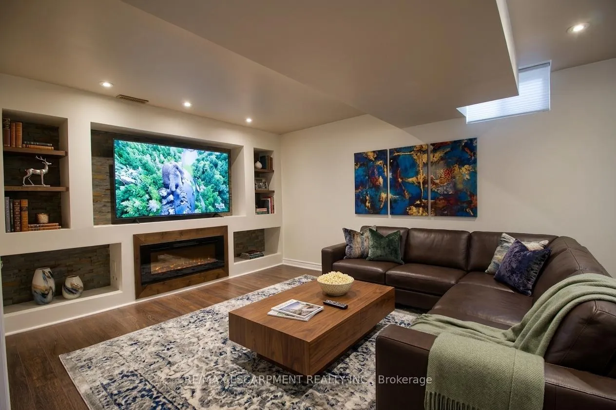 Photo 41 of 97 Peachwood Crescent, Hamilton, Stoney Creek — HOMEH