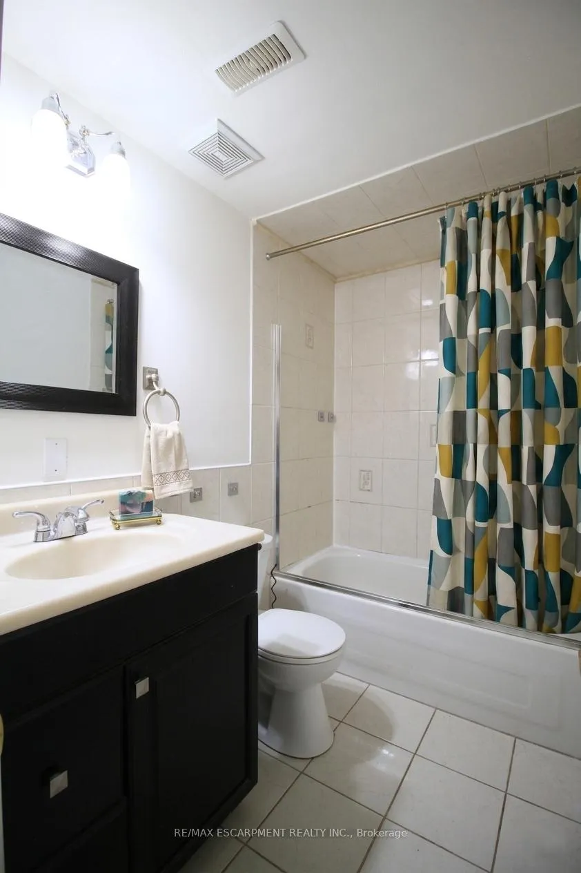 Photo 43 of 97 Peachwood Crescent, Hamilton, Stoney Creek — HOMEH