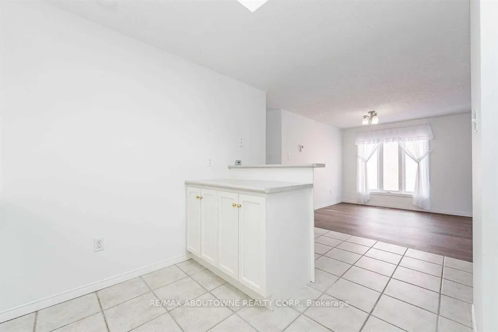 Photo 11 of Unit MAIN, 51 Boulder Crescent, Guelph, Clairfields/Hanlon Business Park — HOMEH