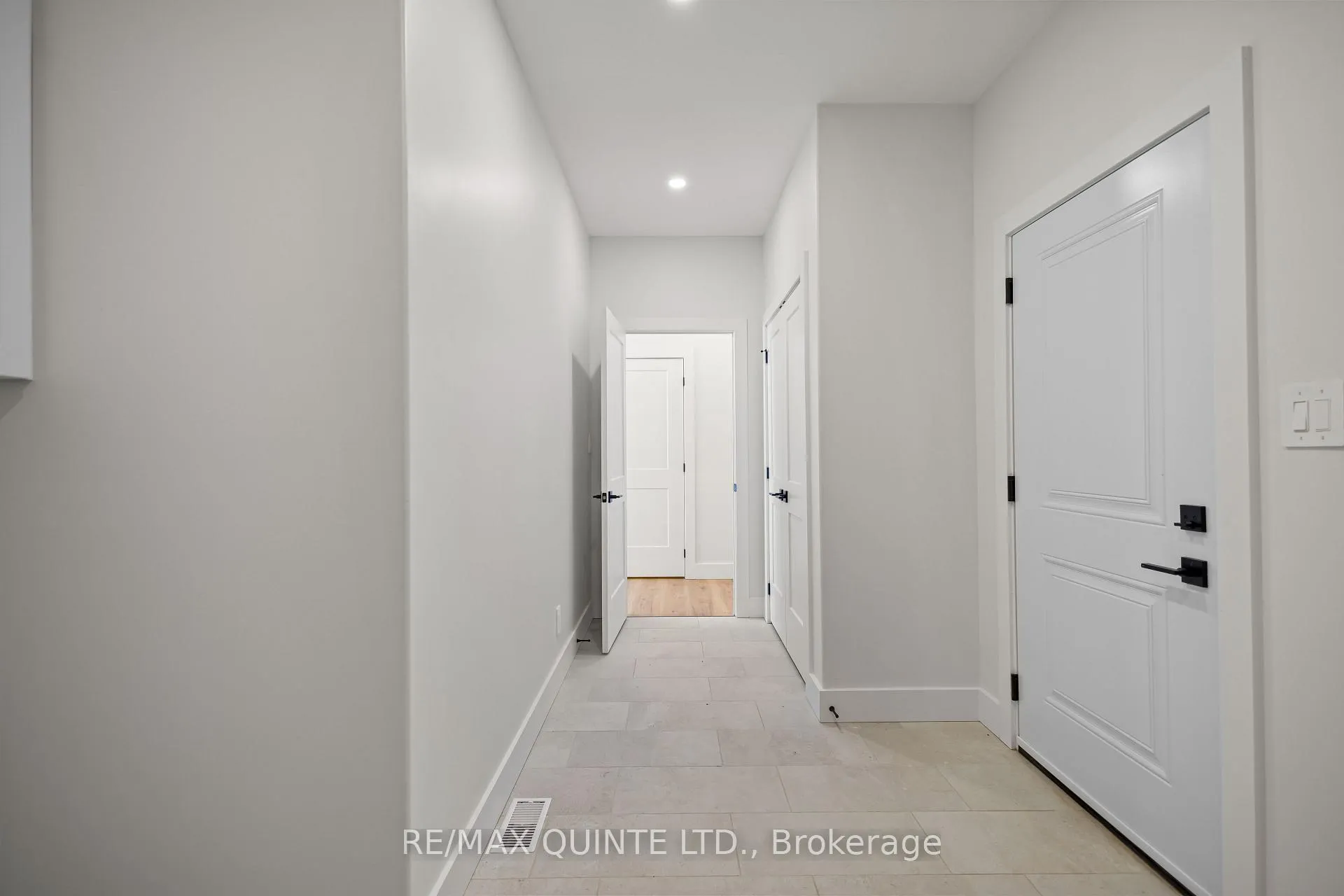 Photo 45 of 8 Deerview Drive, Quinte West, Murray Ward — HOMEH