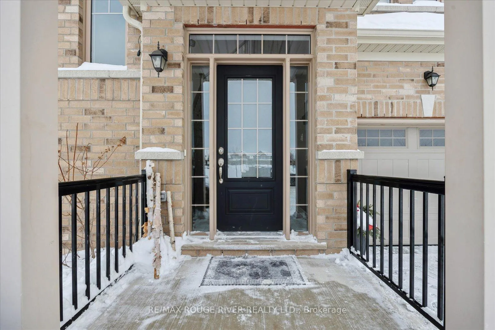 Photo 2 of 42 Doctor Archer Drive, Scugog, Port Perry — HOMEH