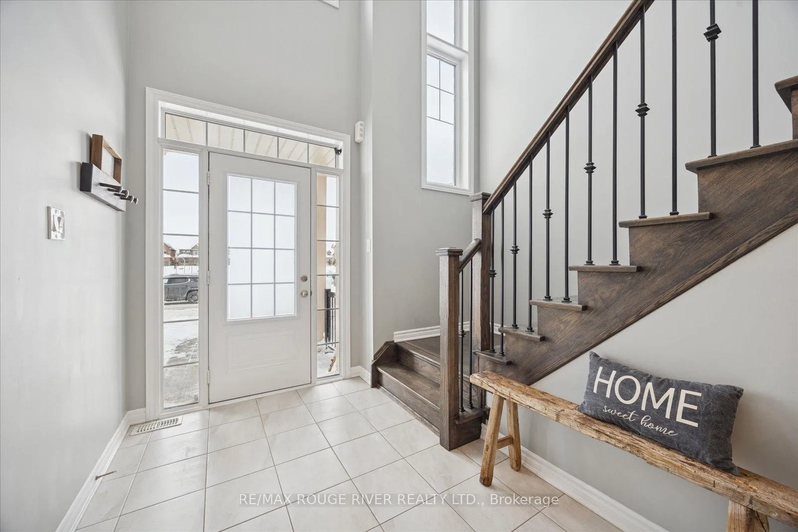 Photo 4 of 42 Doctor Archer Drive, Scugog, Port Perry — HOMEH