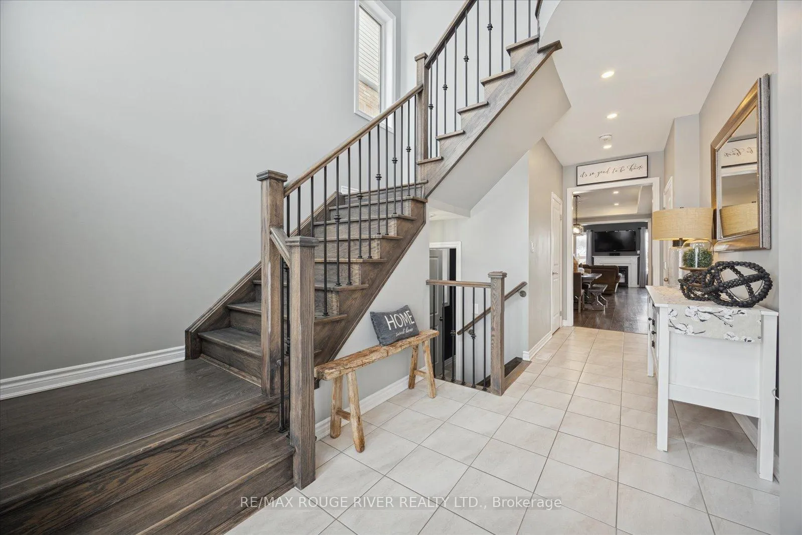 Photo 5 of 42 Doctor Archer Drive, Scugog, Port Perry — HOMEH