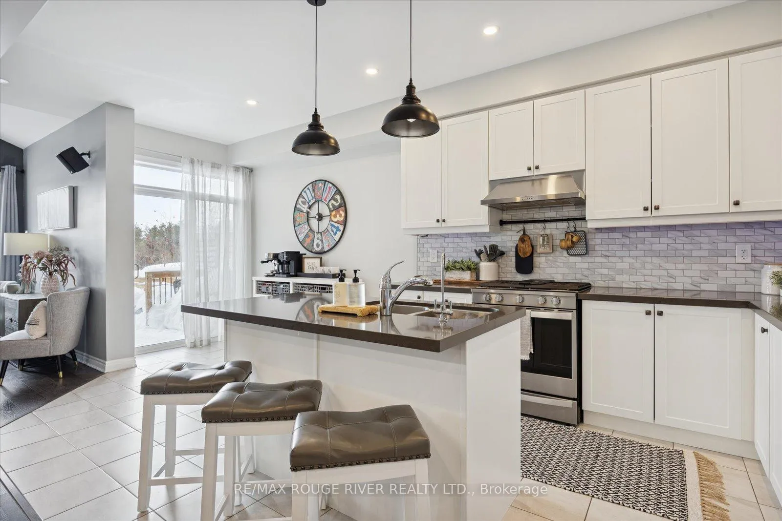 Photo 10 of 42 Doctor Archer Drive, Scugog, Port Perry — HOMEH
