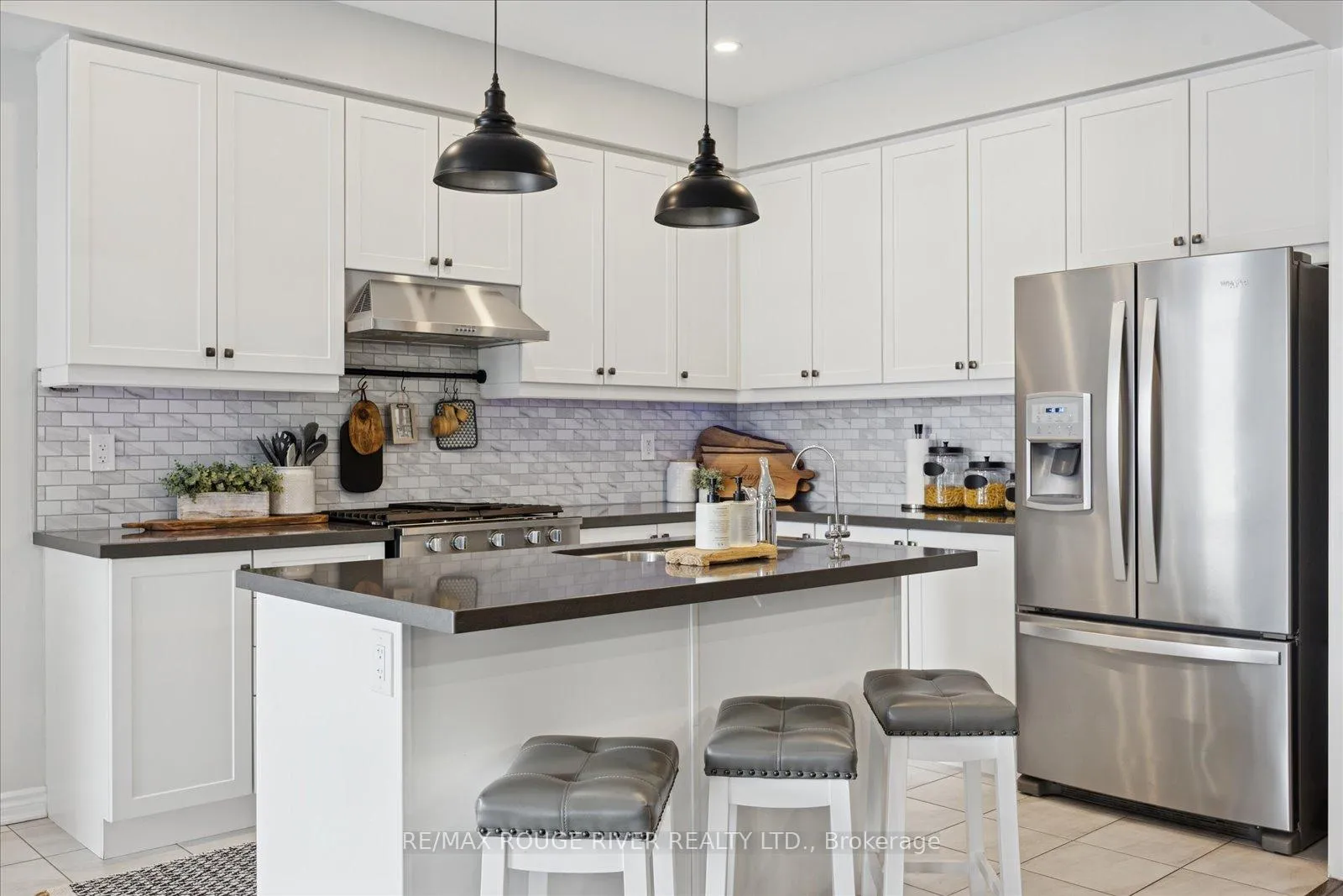 Photo 11 of 42 Doctor Archer Drive, Scugog, Port Perry — HOMEH