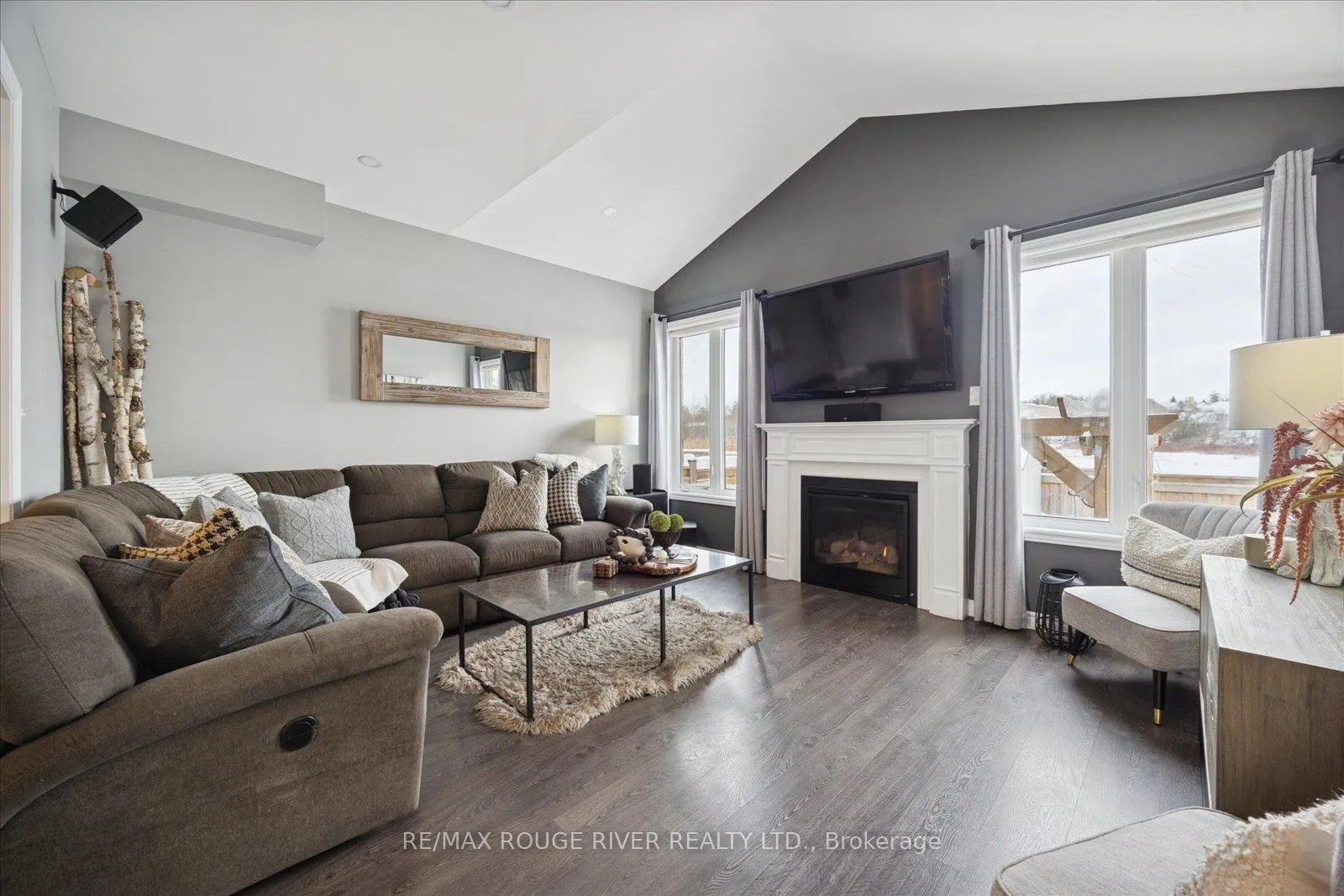 Photo 16 of 42 Doctor Archer Drive, Scugog, Port Perry — HOMEH