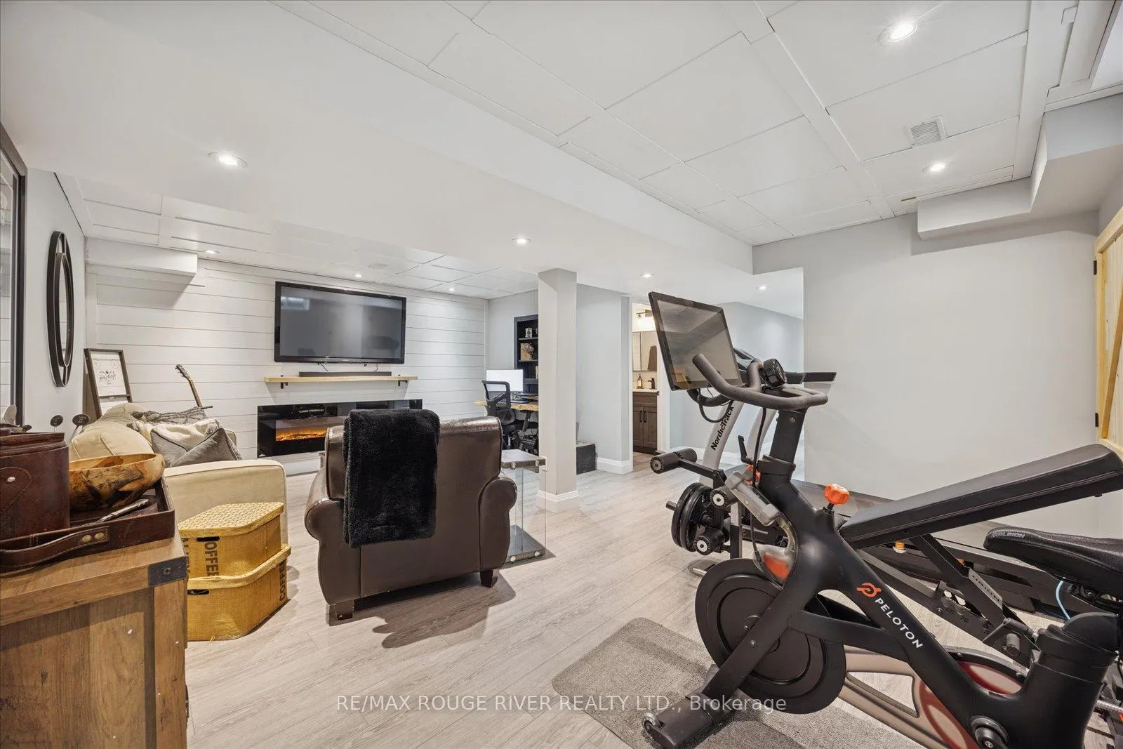Photo 33 of 42 Doctor Archer Drive, Scugog, Port Perry — HOMEH
