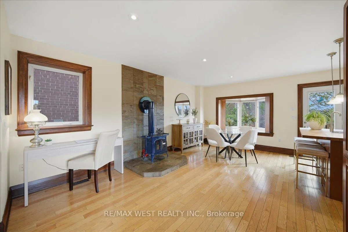 Photo 9 of 69 Mayfield Avenue, Toronto, High Park-Swansea — HOMEH