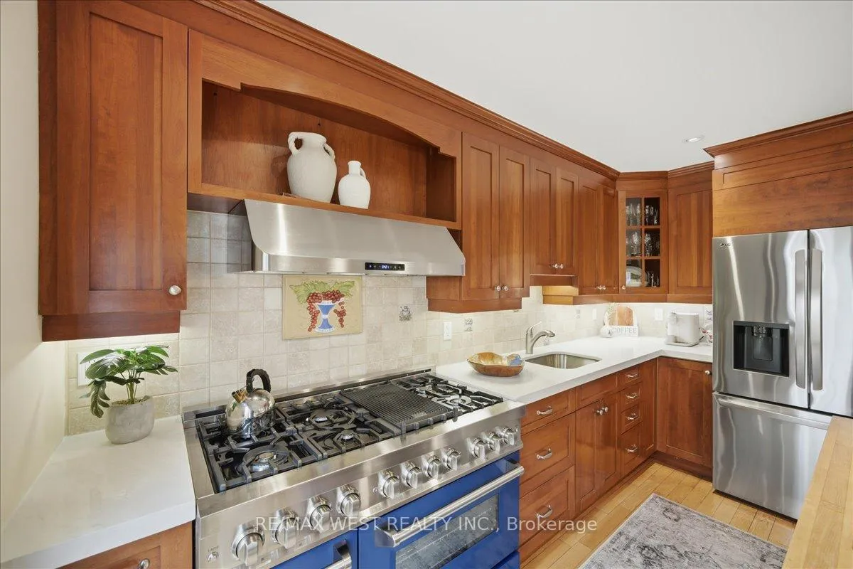 Photo 18 of 69 Mayfield Avenue, Toronto, High Park-Swansea — HOMEH