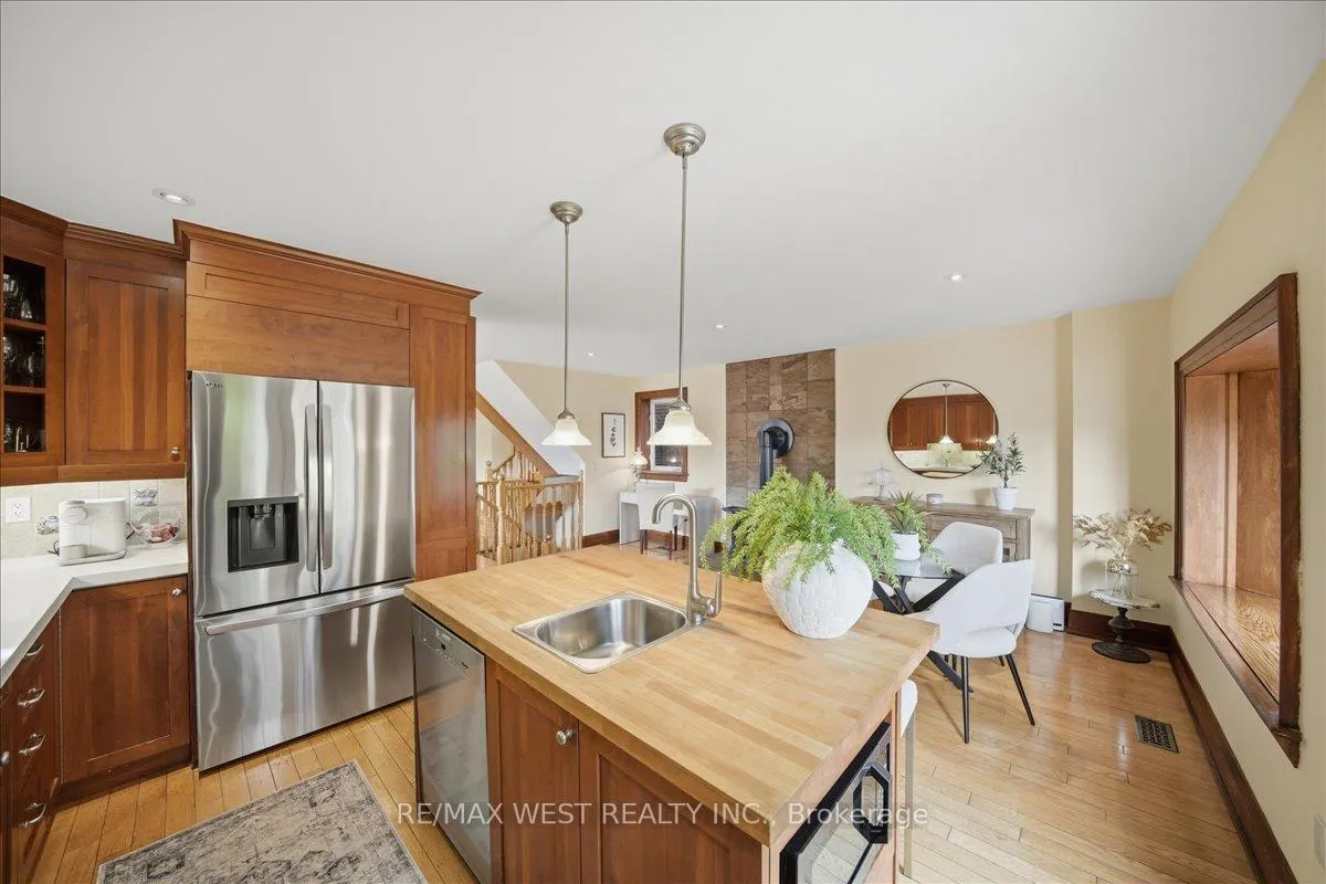 Photo 19 of 69 Mayfield Avenue, Toronto, High Park-Swansea — HOMEH