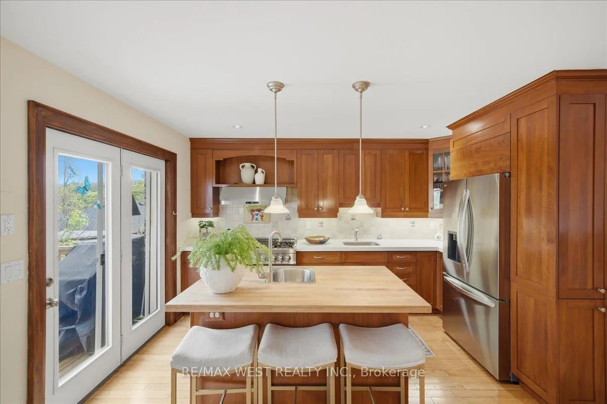 Photo 21 of 69 Mayfield Avenue, Toronto, High Park-Swansea — HOMEH
