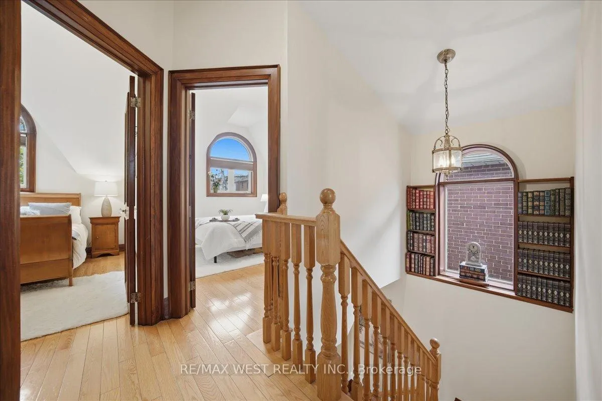 Photo 24 of 69 Mayfield Avenue, Toronto, High Park-Swansea — HOMEH