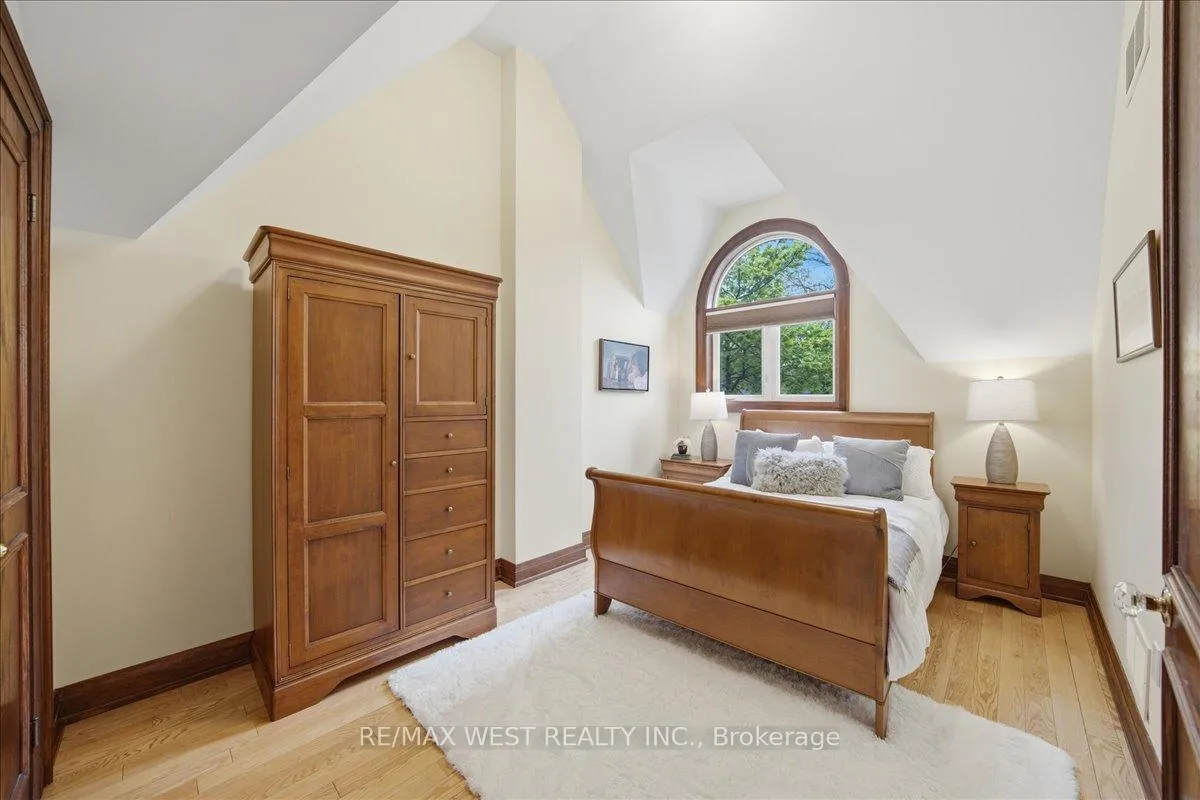 Photo 26 of 69 Mayfield Avenue, Toronto, High Park-Swansea — HOMEH