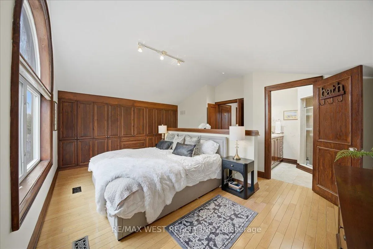 Photo 30 of 69 Mayfield Avenue, Toronto, High Park-Swansea — HOMEH