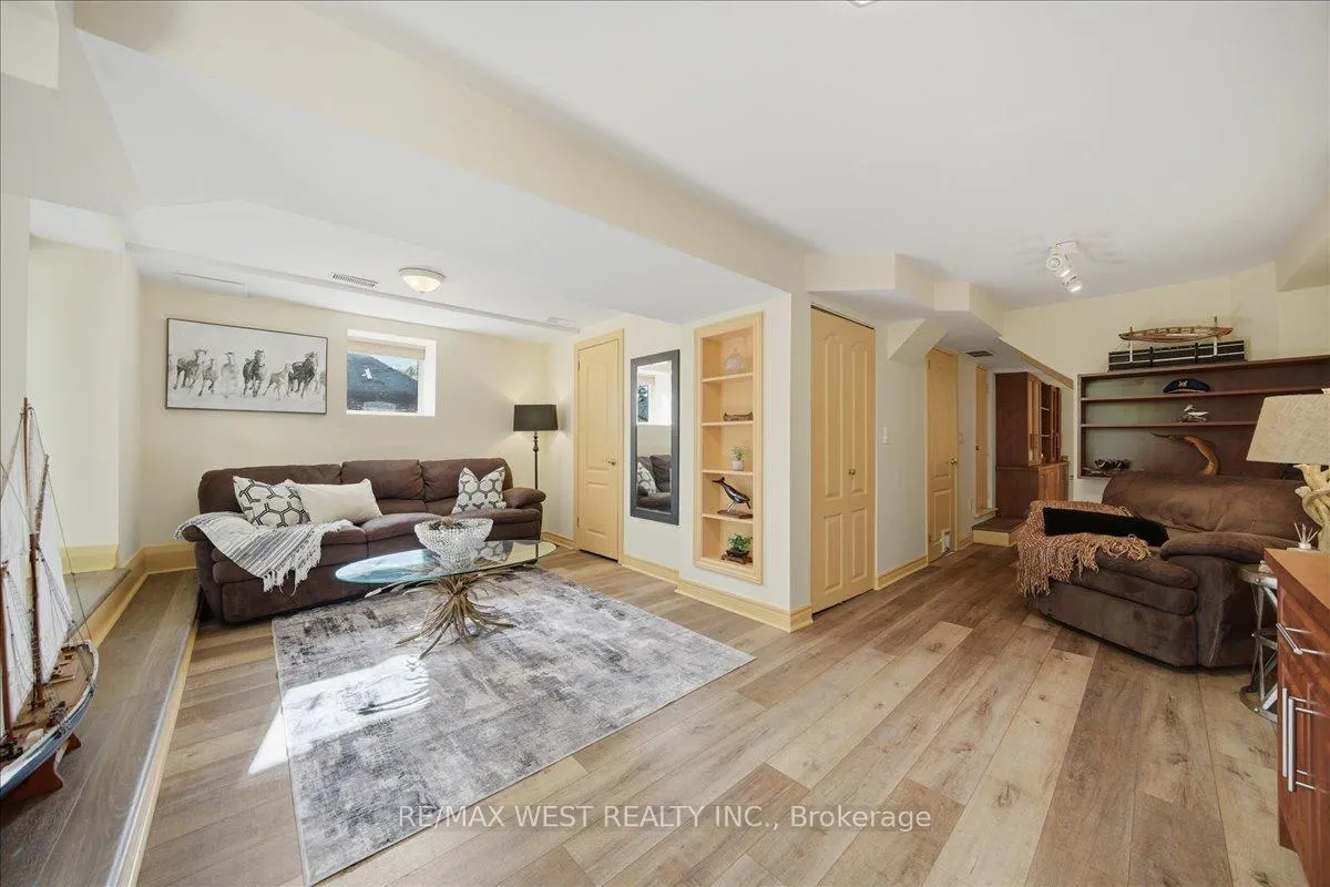 Photo 35 of 69 Mayfield Avenue, Toronto, High Park-Swansea — HOMEH