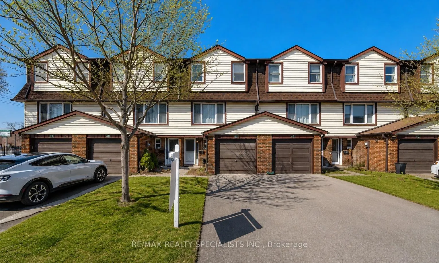Photo 2 of Unit 41, 371 Bronte Street S, Milton, Old Milton — HOMEH