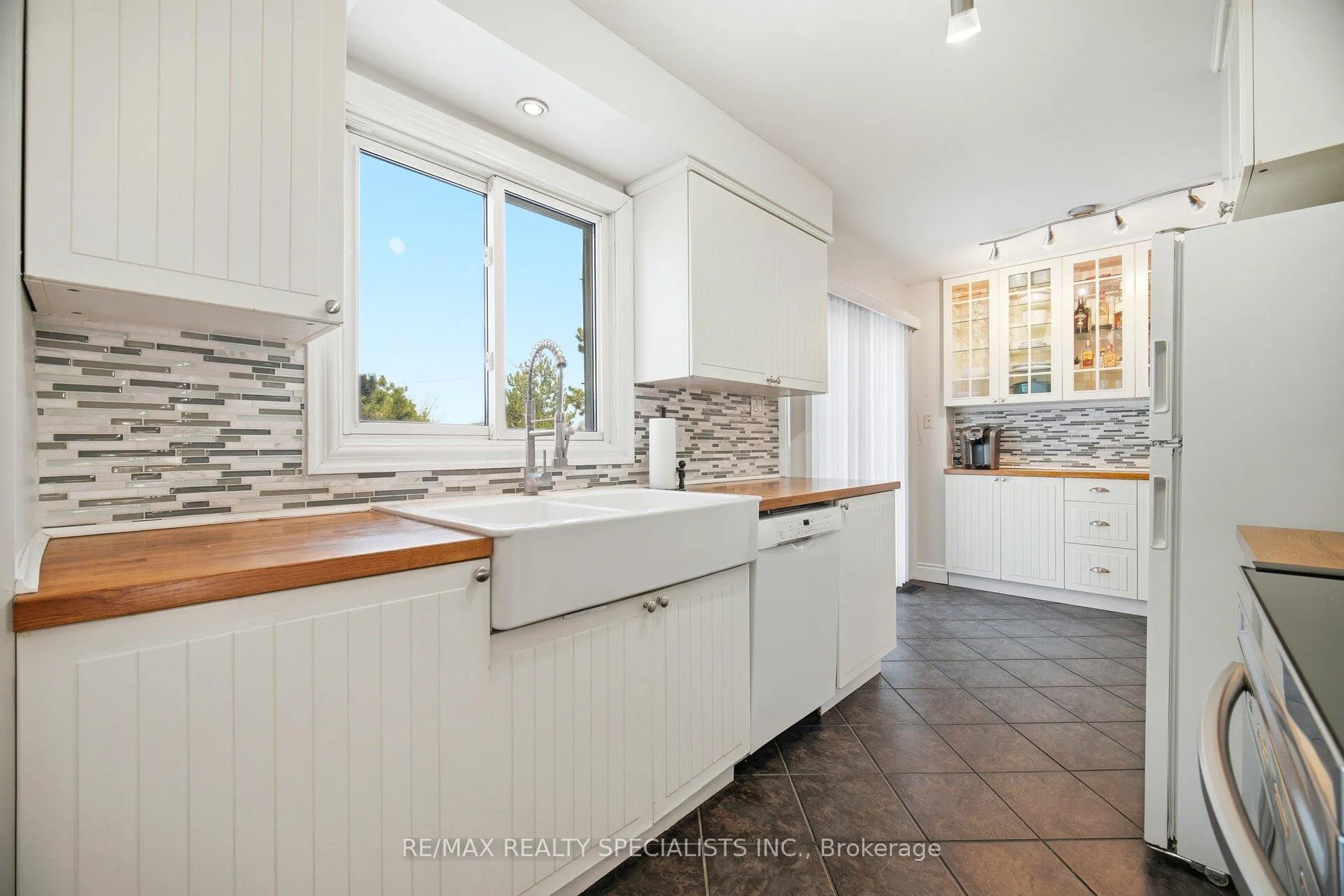 Photo 5 of Unit 41, 371 Bronte Street S, Milton, Old Milton — HOMEH