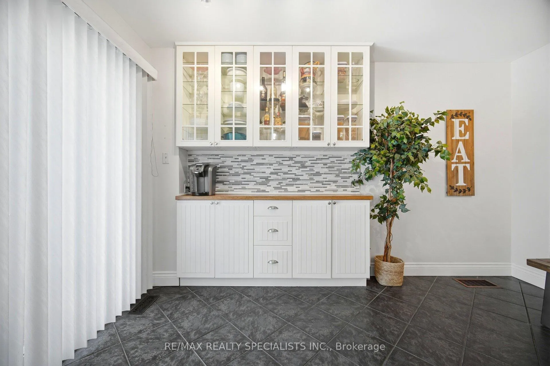 Photo 6 of Unit 41, 371 Bronte Street S, Milton, Old Milton — HOMEH