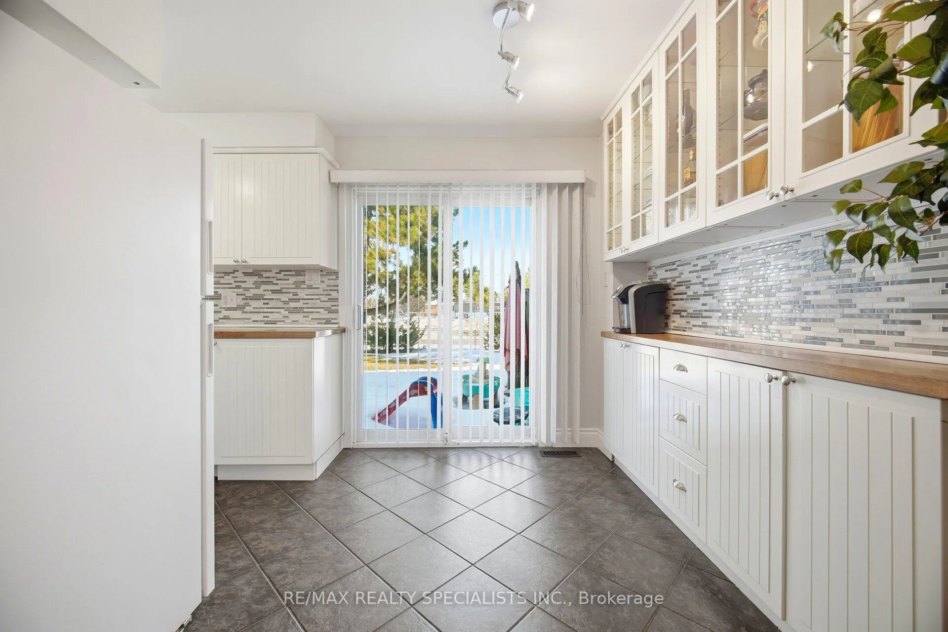 Photo 7 of Unit 41, 371 Bronte Street S, Milton, Old Milton — HOMEH