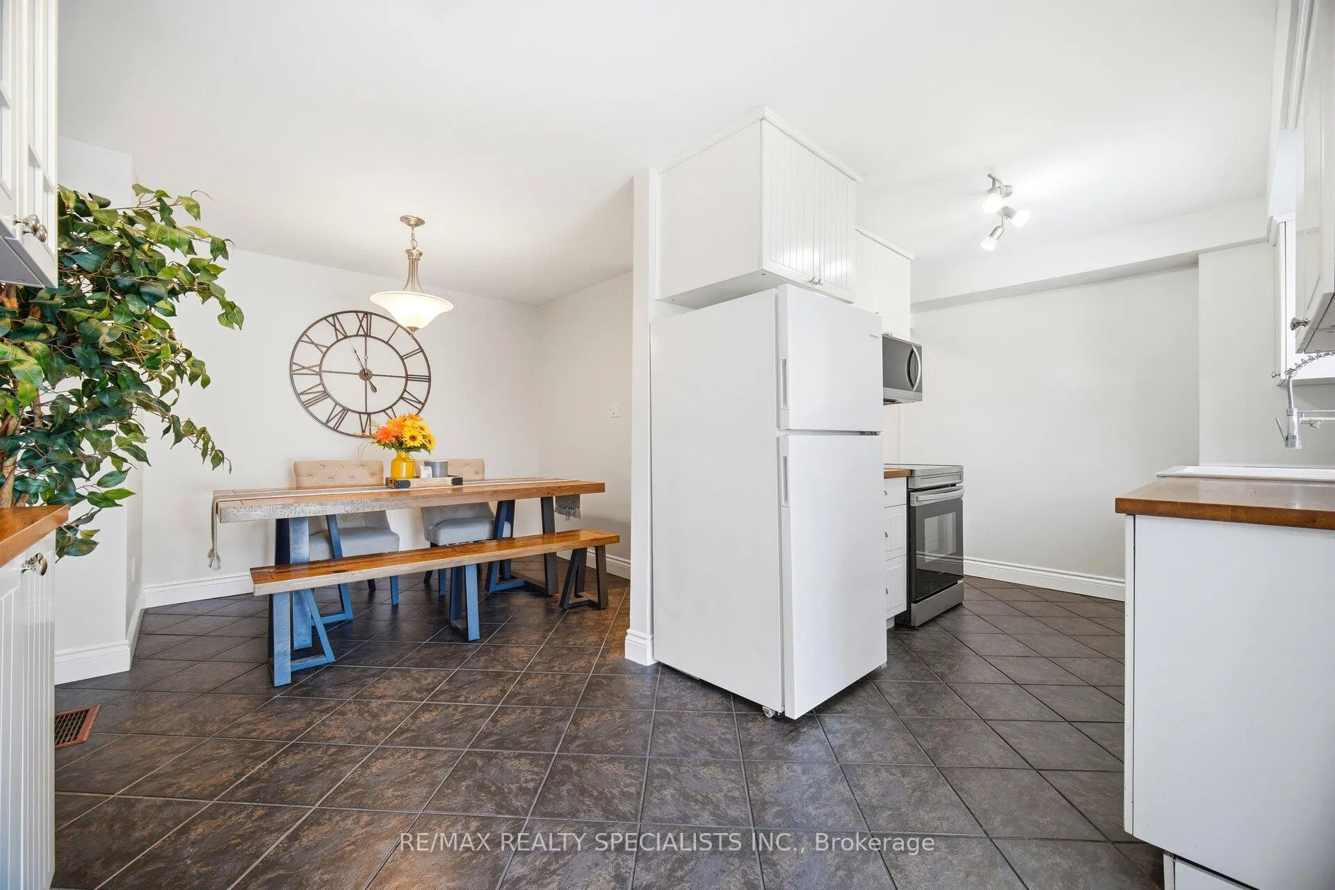 Photo 8 of Unit 41, 371 Bronte Street S, Milton, Old Milton — HOMEH
