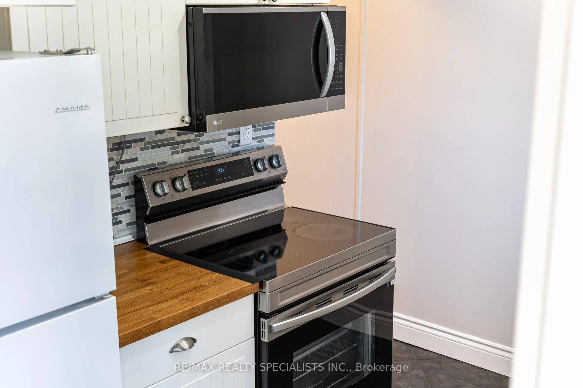Photo 12 of Unit 41, 371 Bronte Street S, Milton, Old Milton — HOMEH