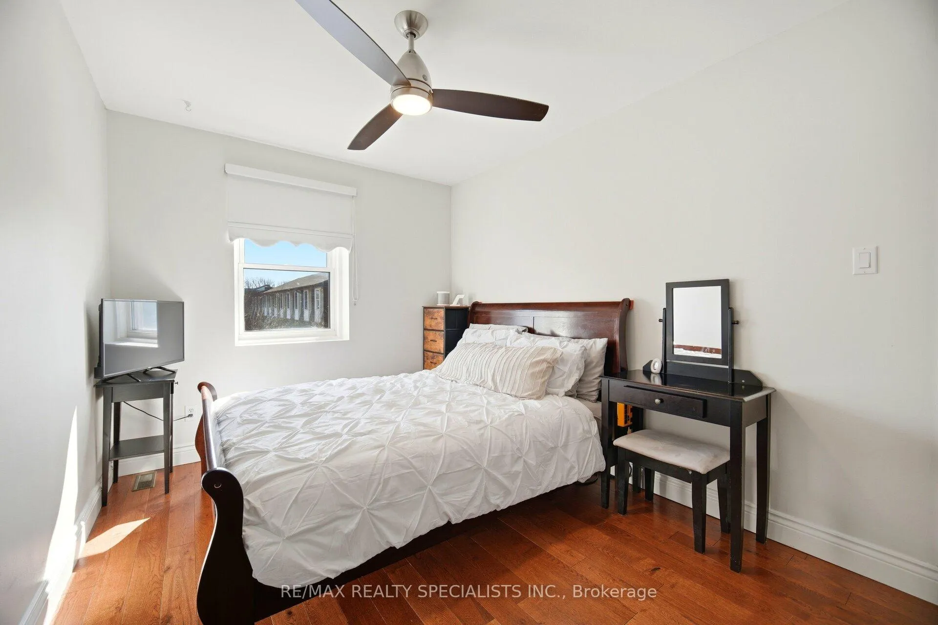 Photo 29 of Unit 41, 371 Bronte Street S, Milton, Old Milton — HOMEH