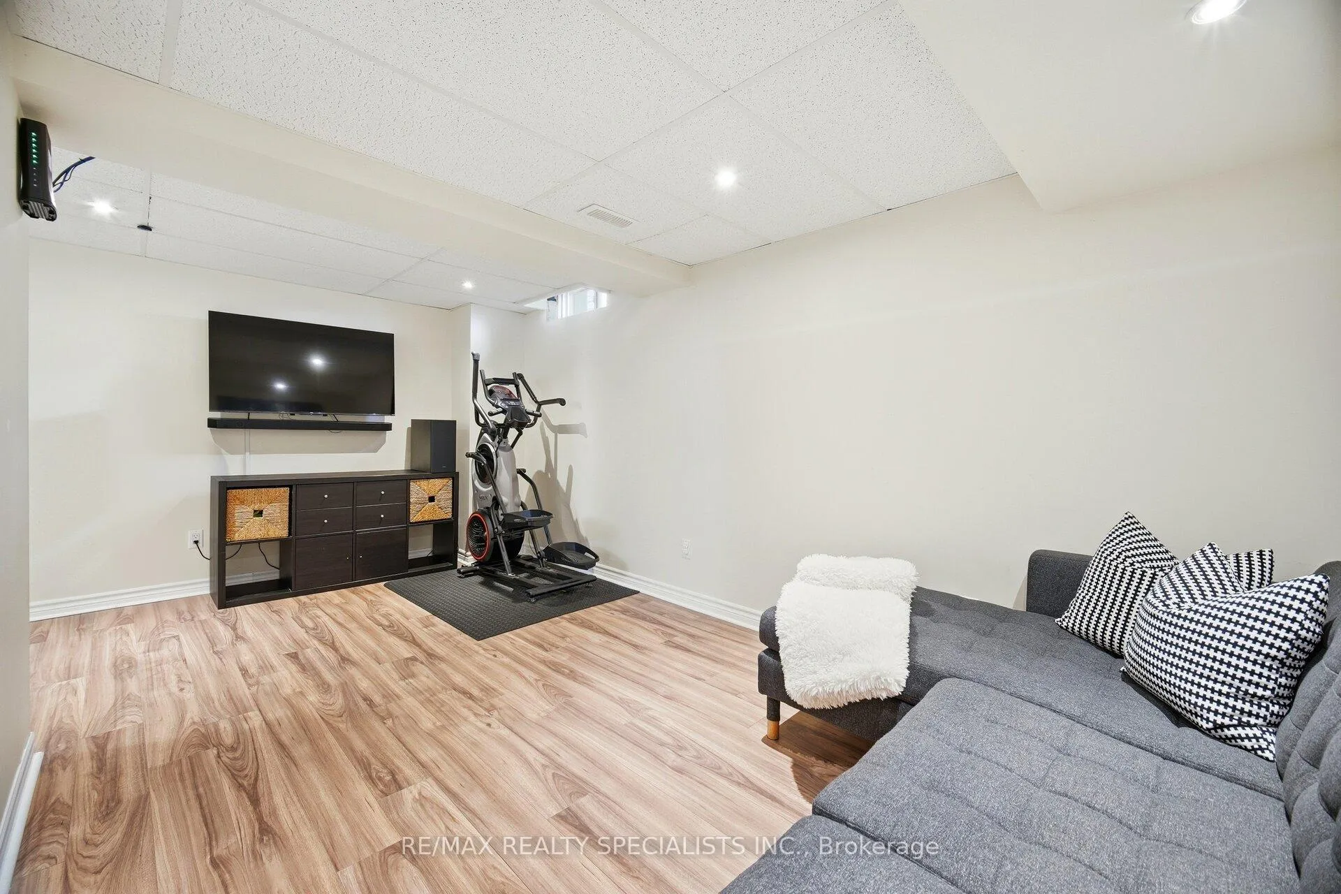 Photo 33 of Unit 41, 371 Bronte Street S, Milton, Old Milton — HOMEH