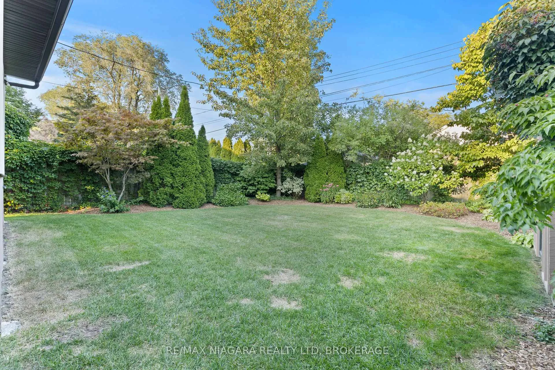 Photo 32 of 123 South Drive, St. Catharines, Old Glenridge — HOMEH