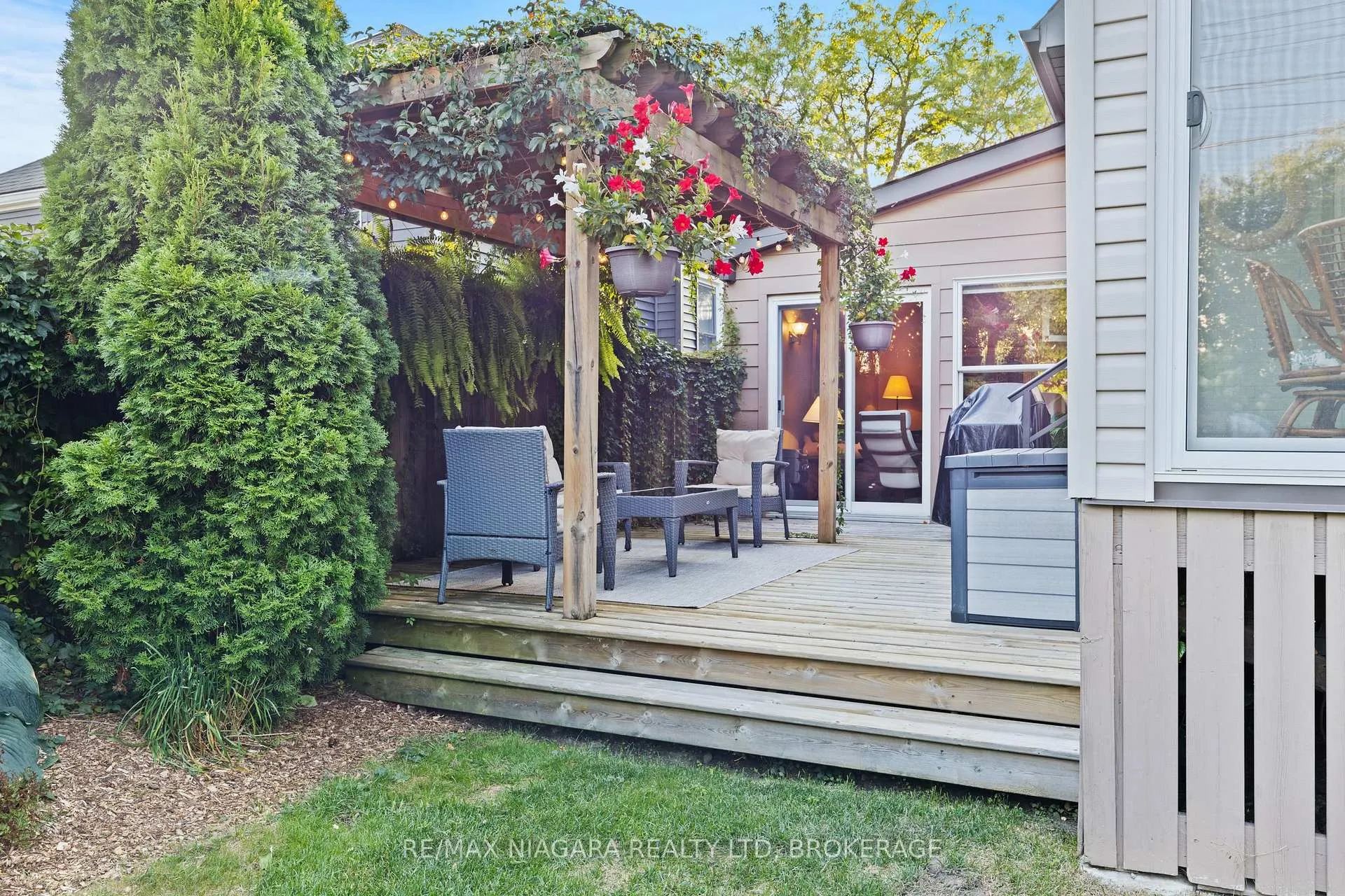Photo 5 of 123 South Drive, St. Catharines, Old Glenridge — HOMEH