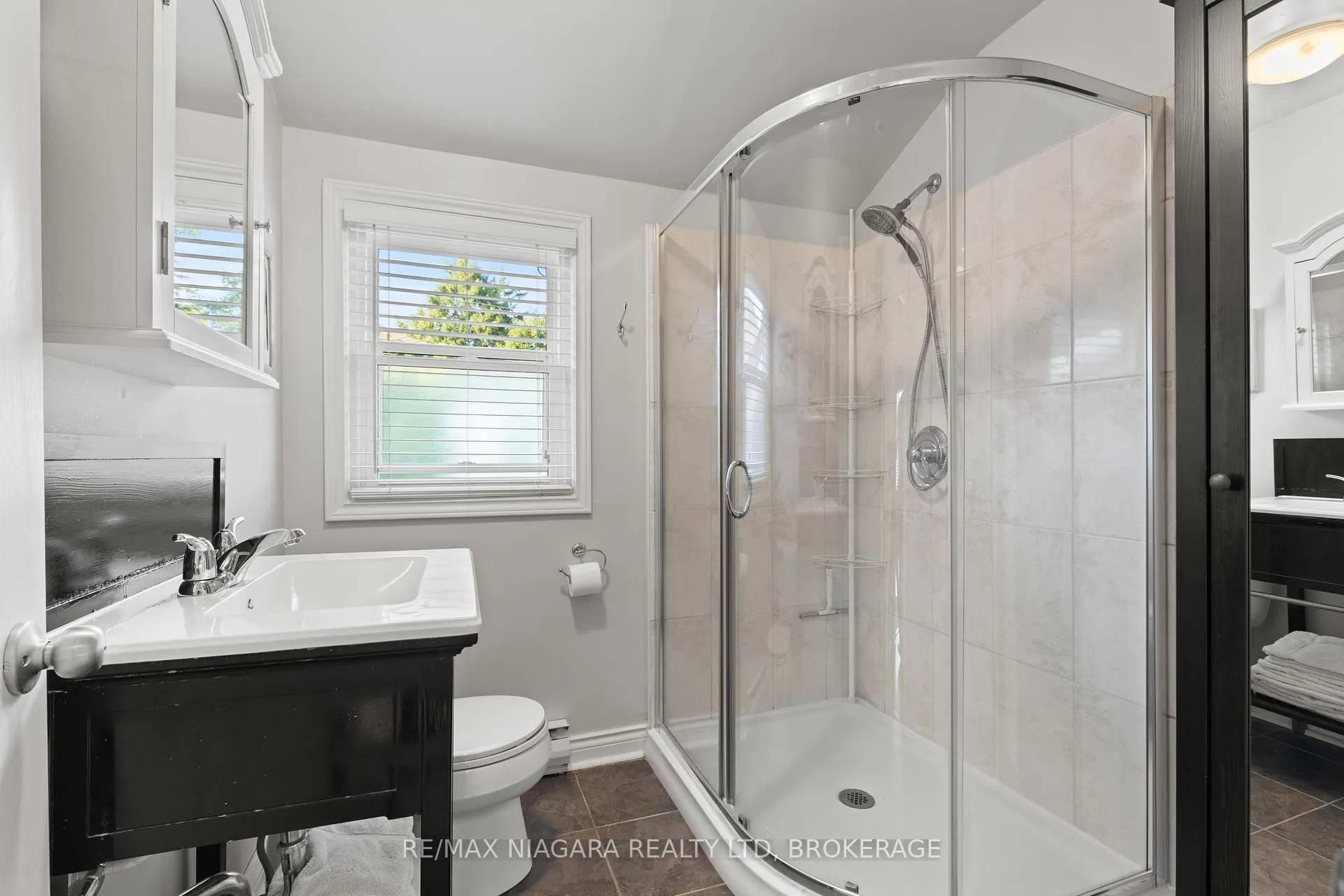 Photo 15 of 123 South Drive, St. Catharines, Old Glenridge — HOMEH