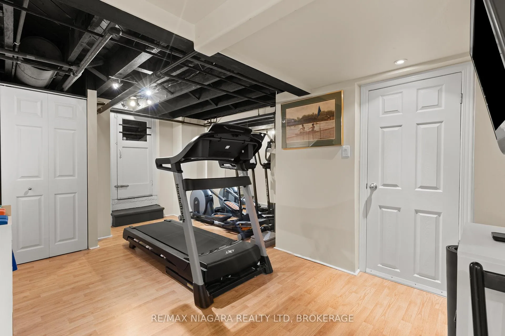 Photo 23 of 123 South Drive, St. Catharines, Old Glenridge — HOMEH