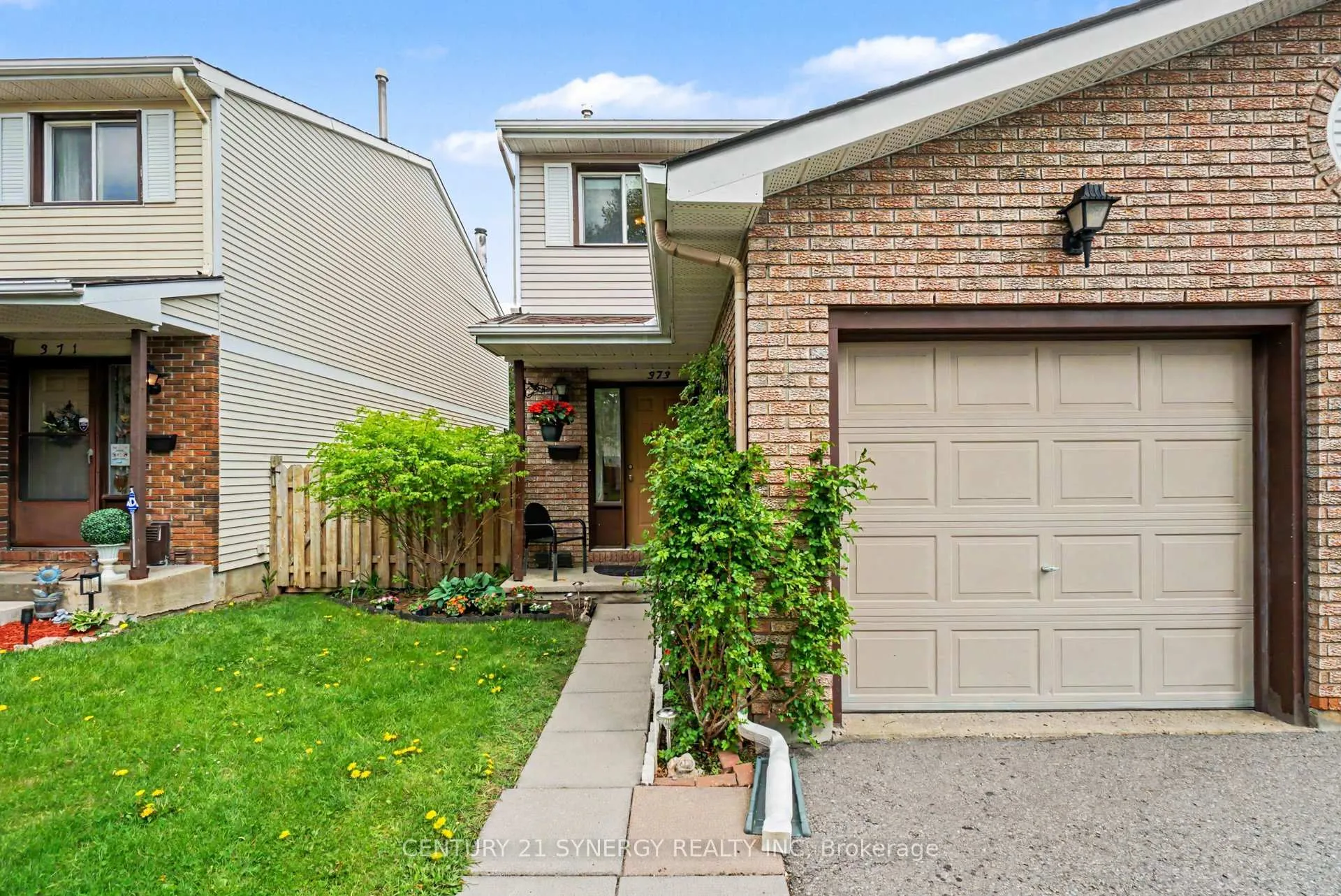 Photo 4 of 373 Monica Crescent, Ottawa, Bilberry Creek/Queenswood Heights — HOMEH