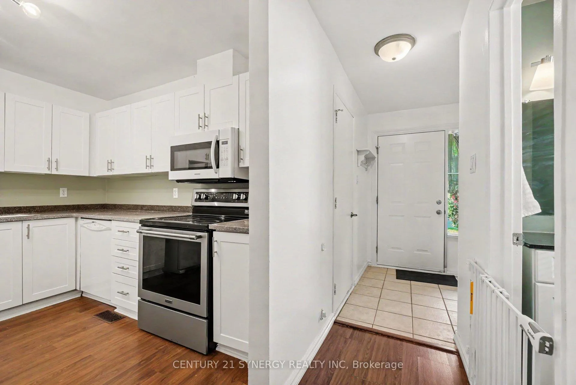 Photo 5 of 373 Monica Crescent, Ottawa, Bilberry Creek/Queenswood Heights — HOMEH