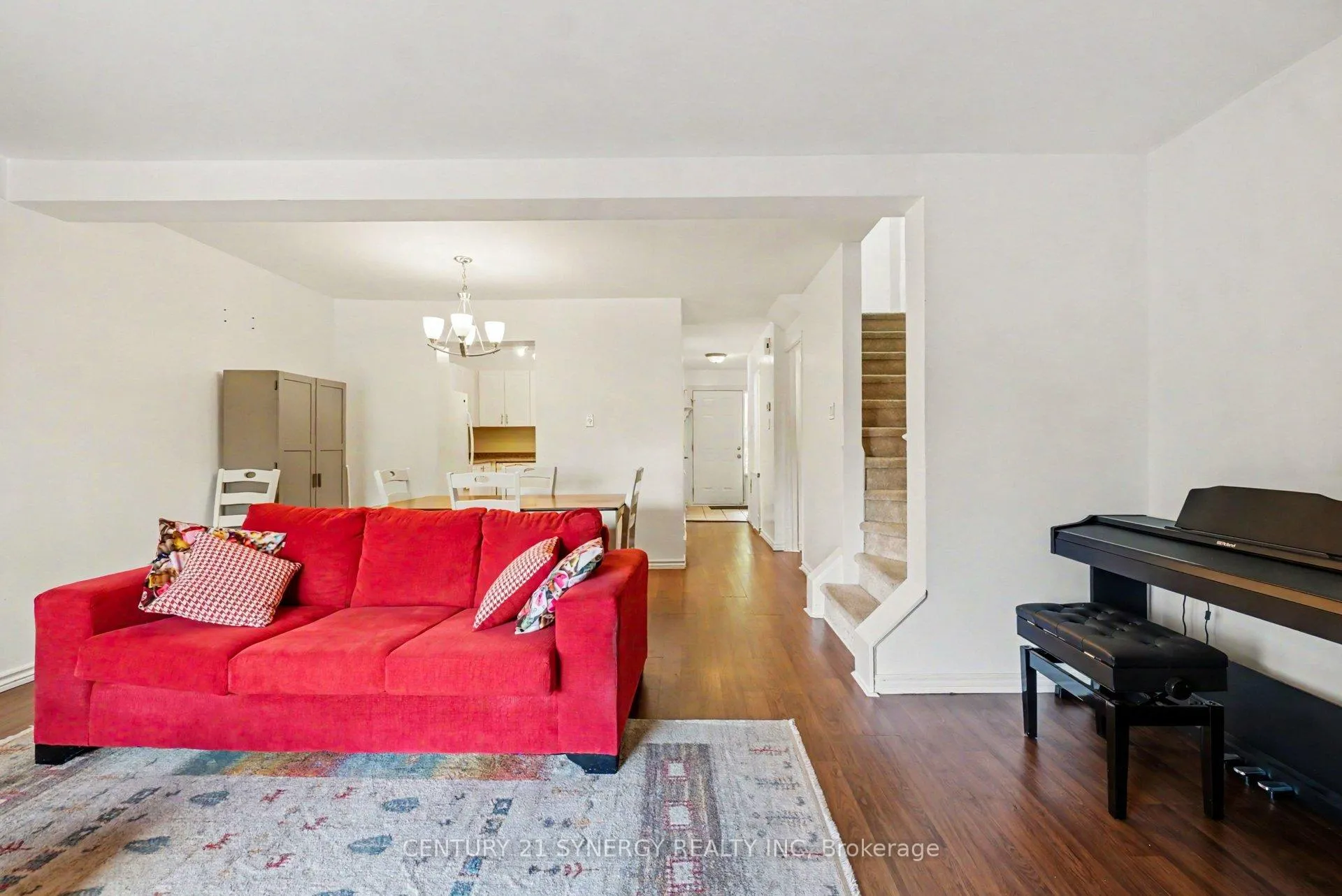 Photo 13 of 373 Monica Crescent, Ottawa, Bilberry Creek/Queenswood Heights — HOMEH