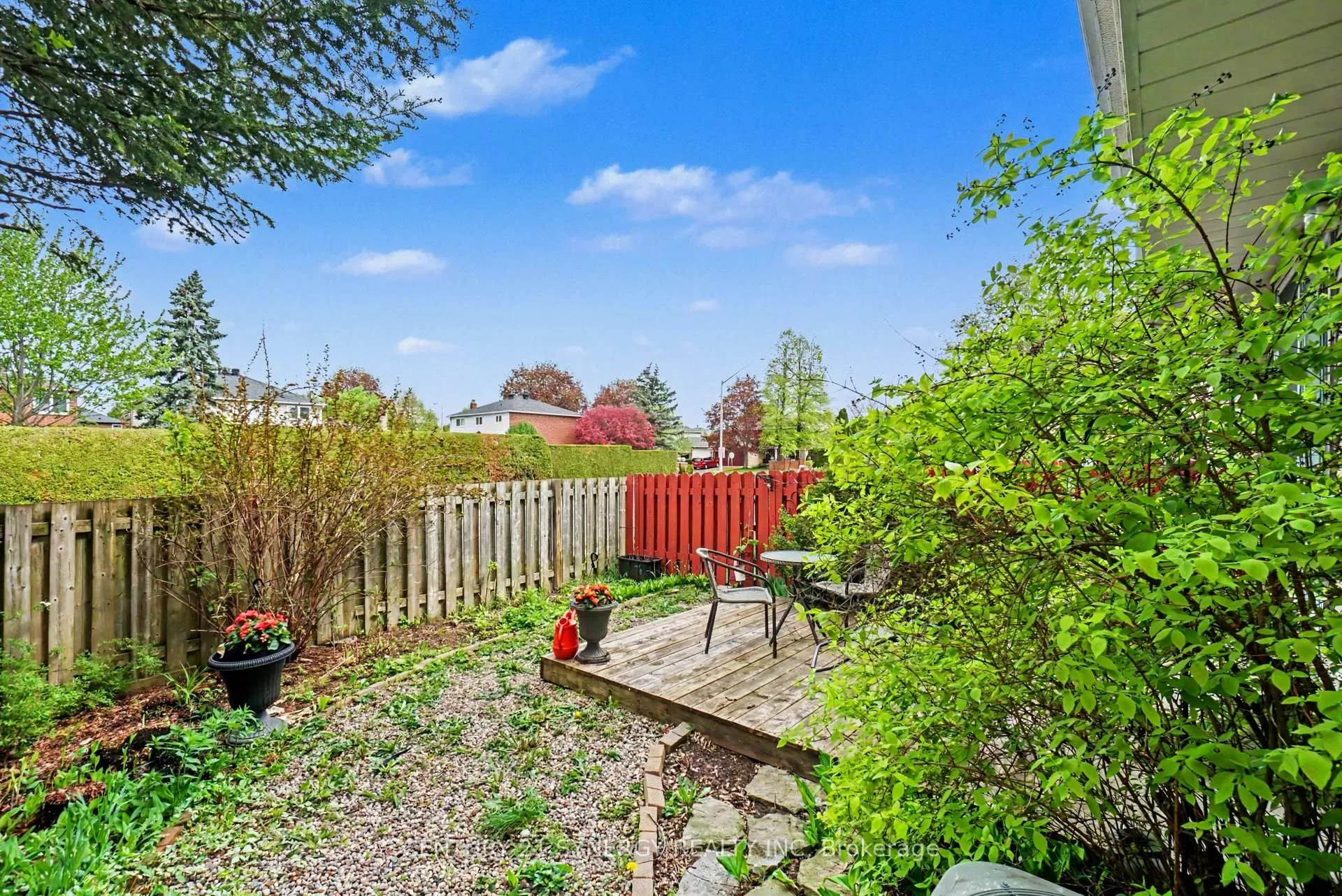Photo 32 of 373 Monica Crescent, Ottawa, Bilberry Creek/Queenswood Heights — HOMEH
