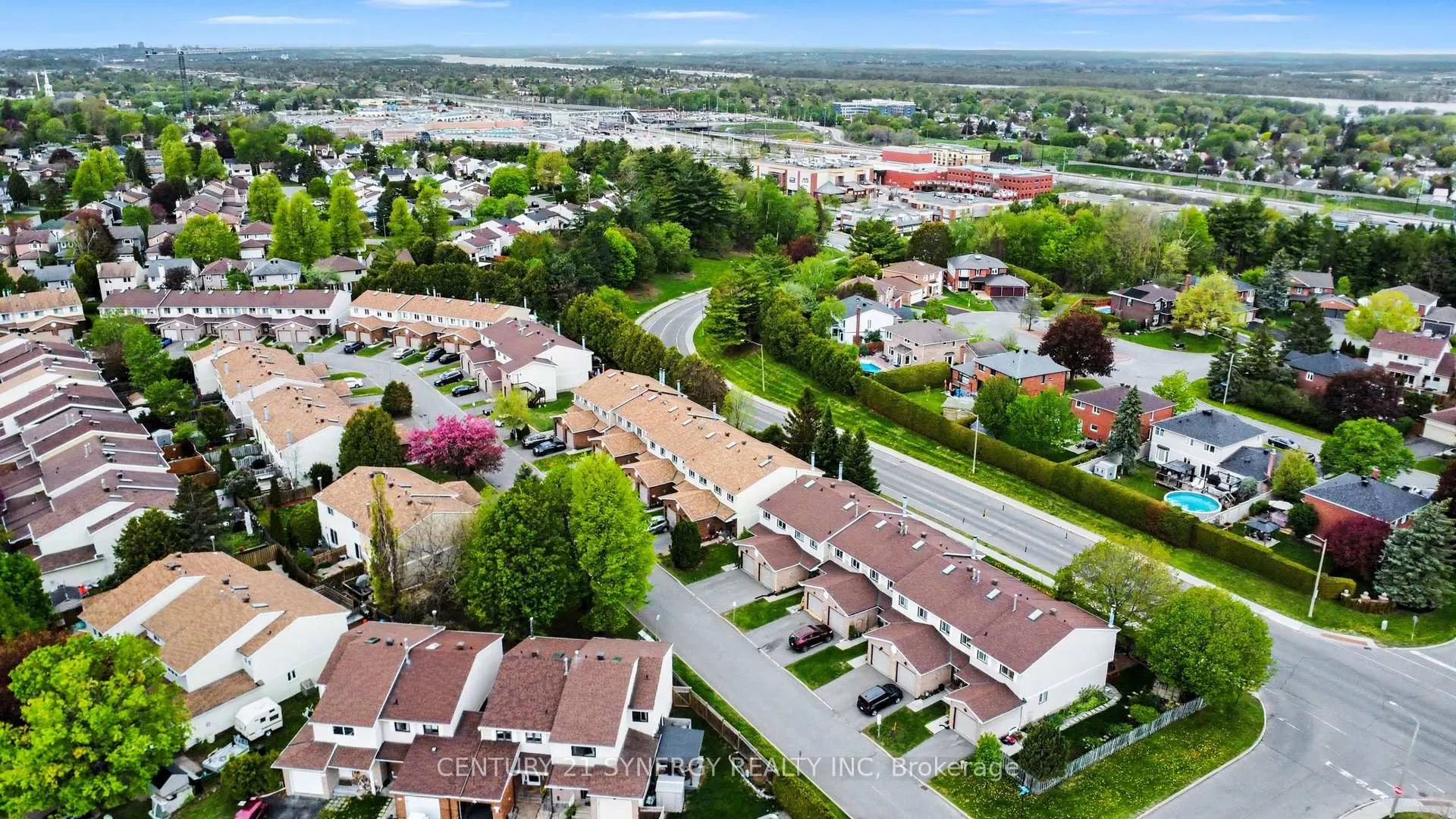Photo 34 of 373 Monica Crescent, Ottawa, Bilberry Creek/Queenswood Heights — HOMEH