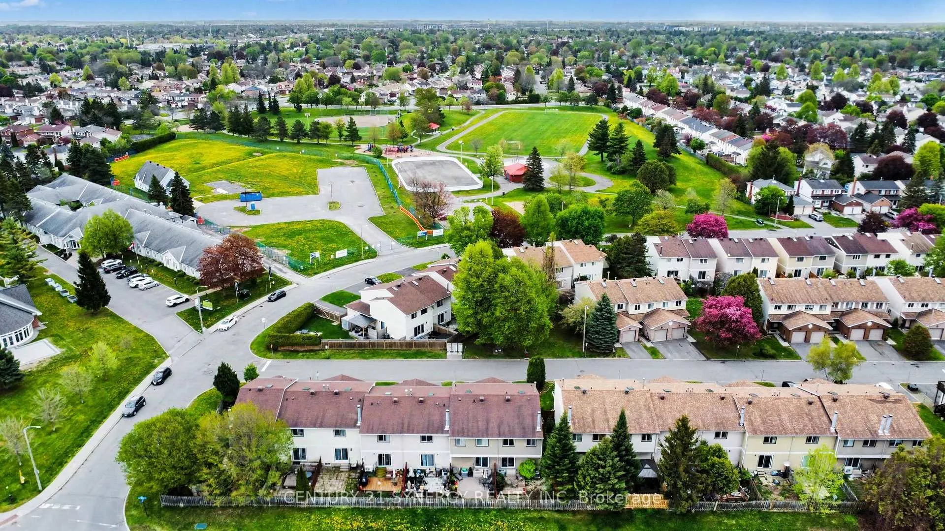 Photo 35 of 373 Monica Crescent, Ottawa, Bilberry Creek/Queenswood Heights — HOMEH