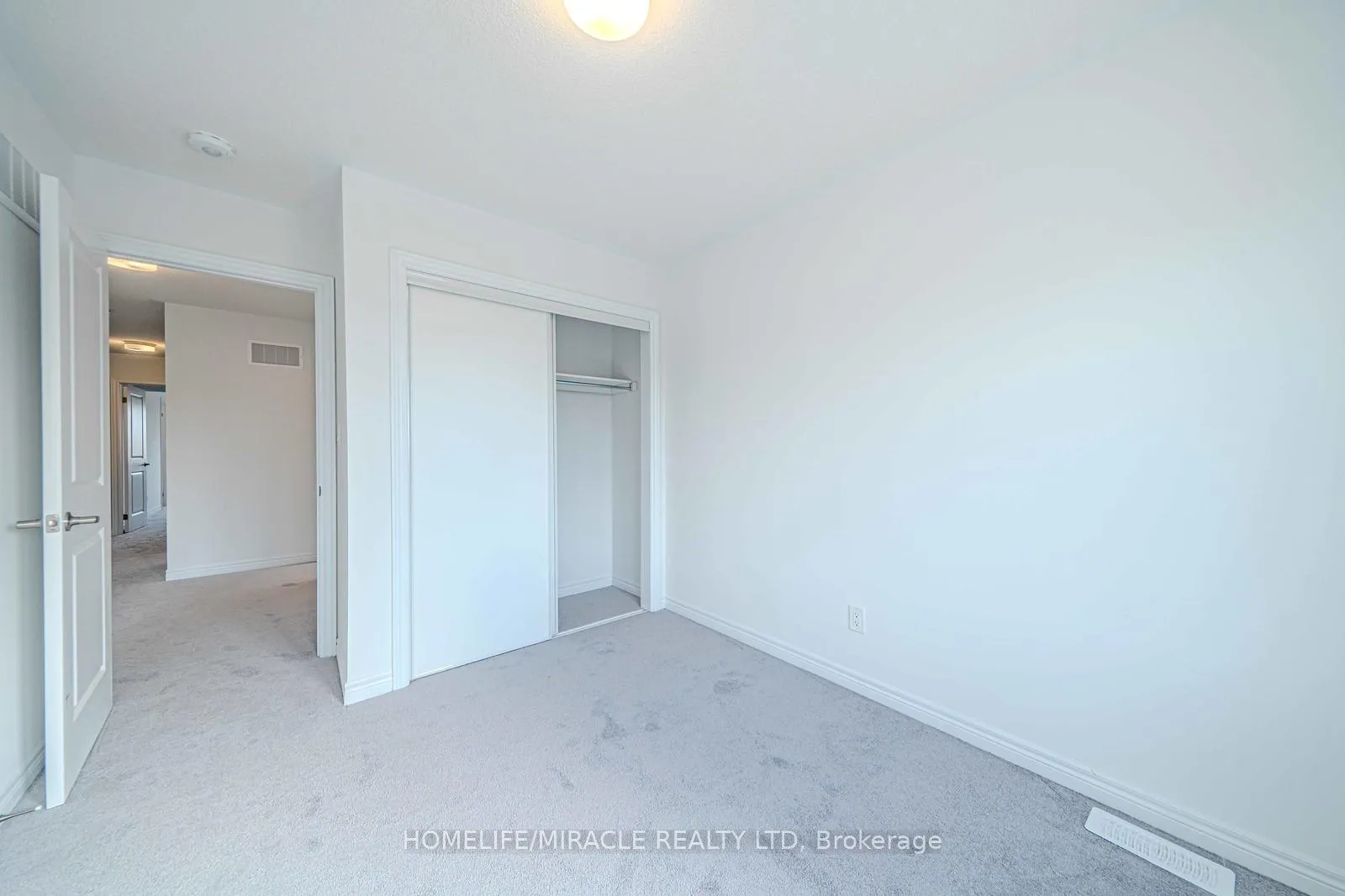 Photo 2 of 1054 Lockie Drive, Oshawa, Taunton — HOMEH