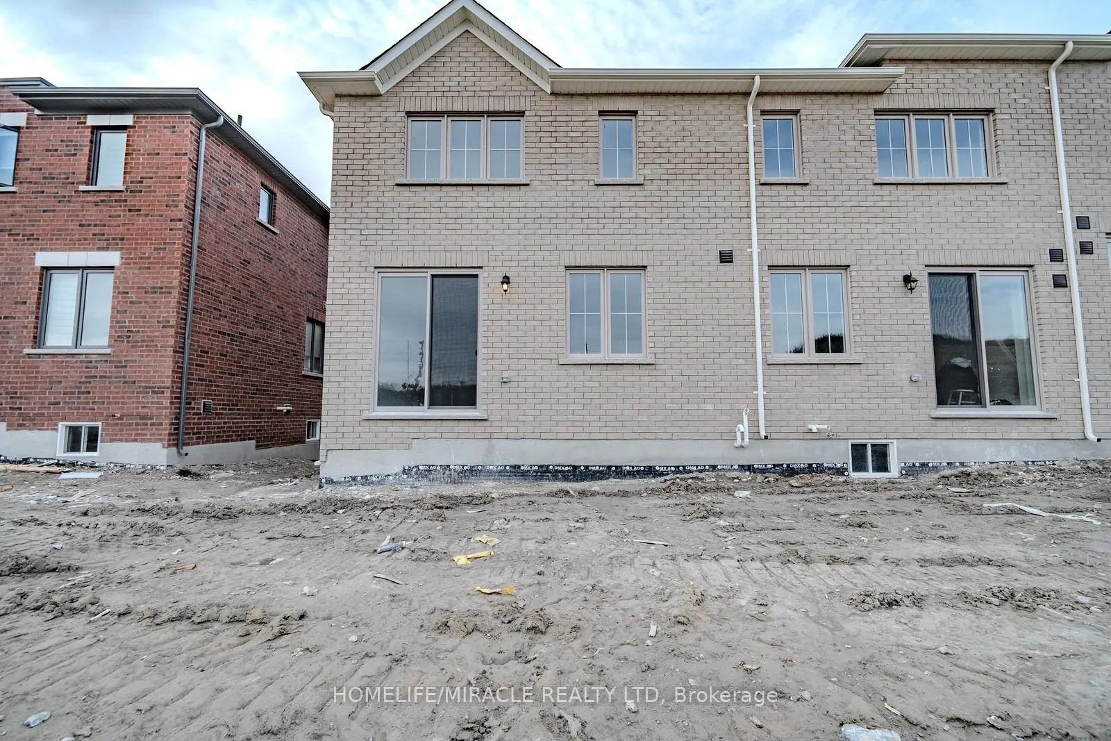 Photo 7 of 1054 Lockie Drive, Oshawa, Taunton — HOMEH