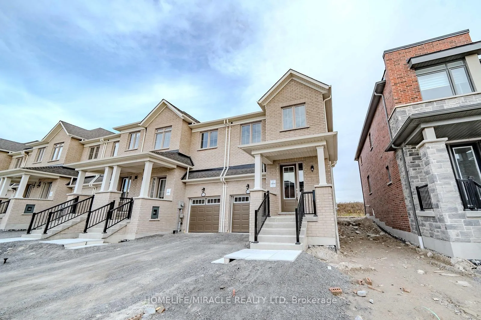 Photo 9 of 1054 Lockie Drive, Oshawa, Taunton — HOMEH
