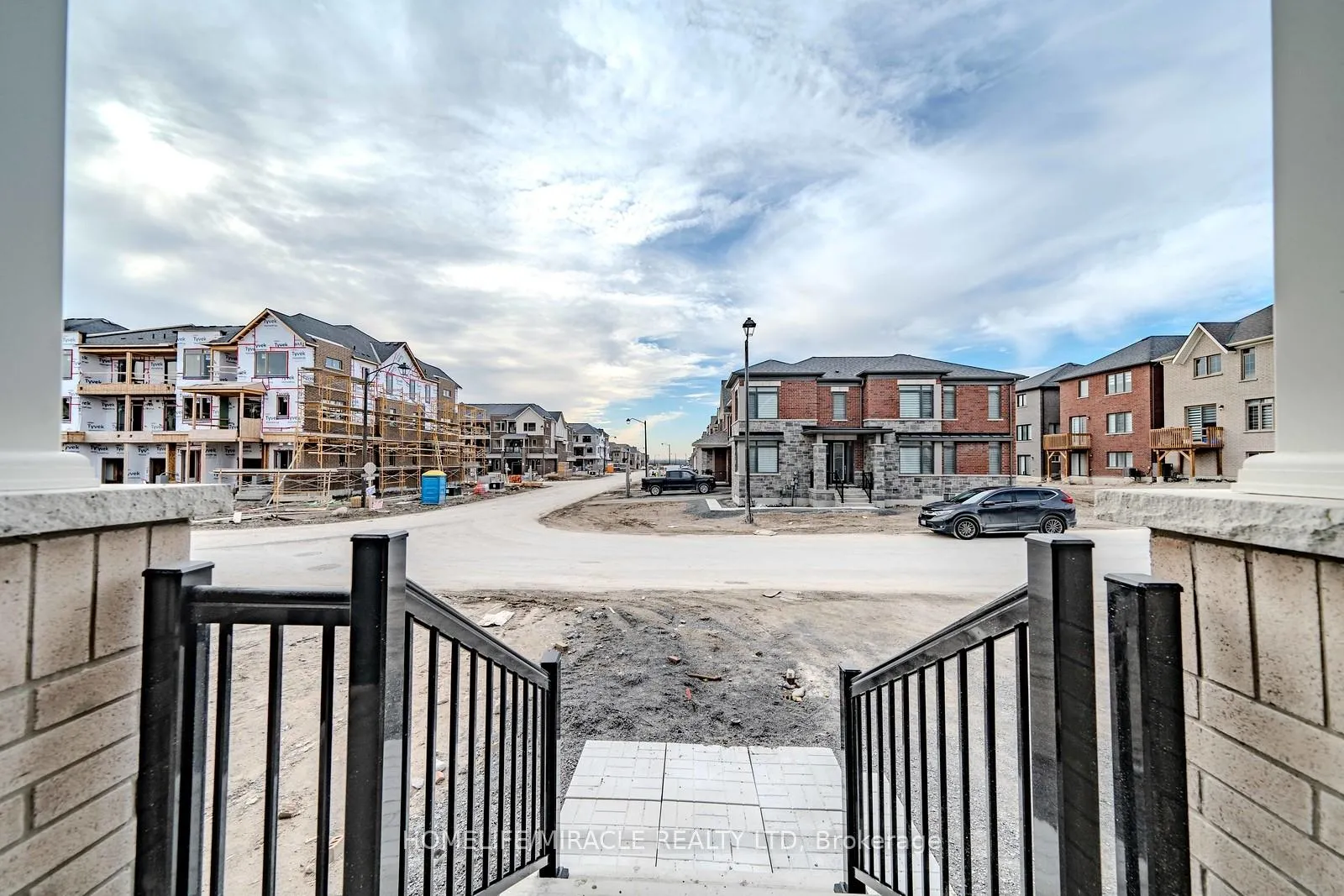 Photo 10 of 1054 Lockie Drive, Oshawa, Taunton — HOMEH