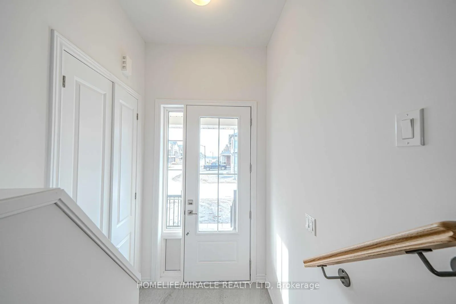 Photo 11 of 1054 Lockie Drive, Oshawa, Taunton — HOMEH
